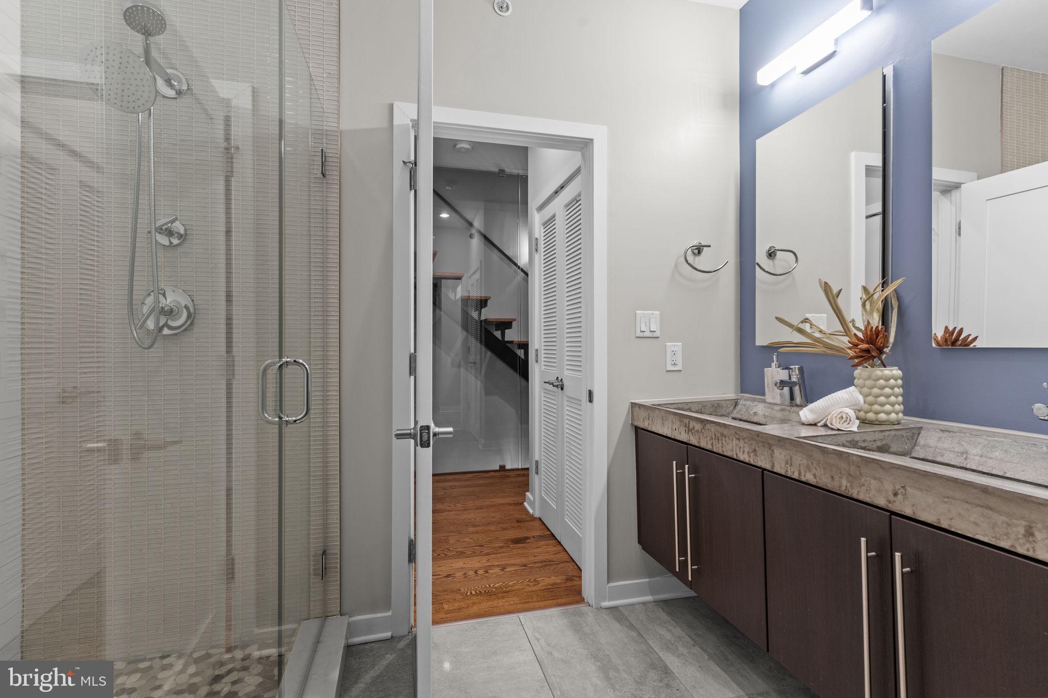 412 MOYER STREET 24 7