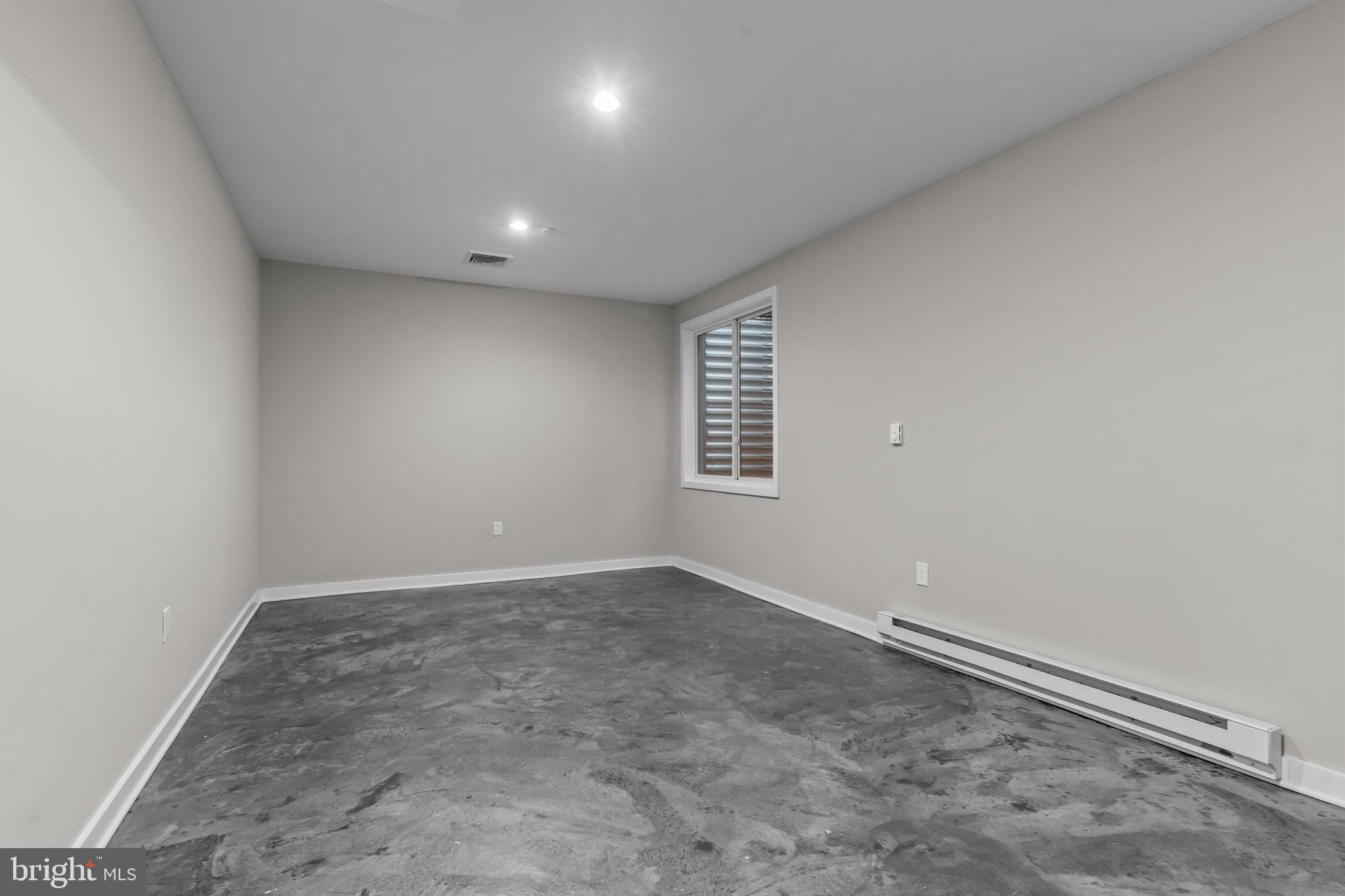 412 MOYER STREET 24 7