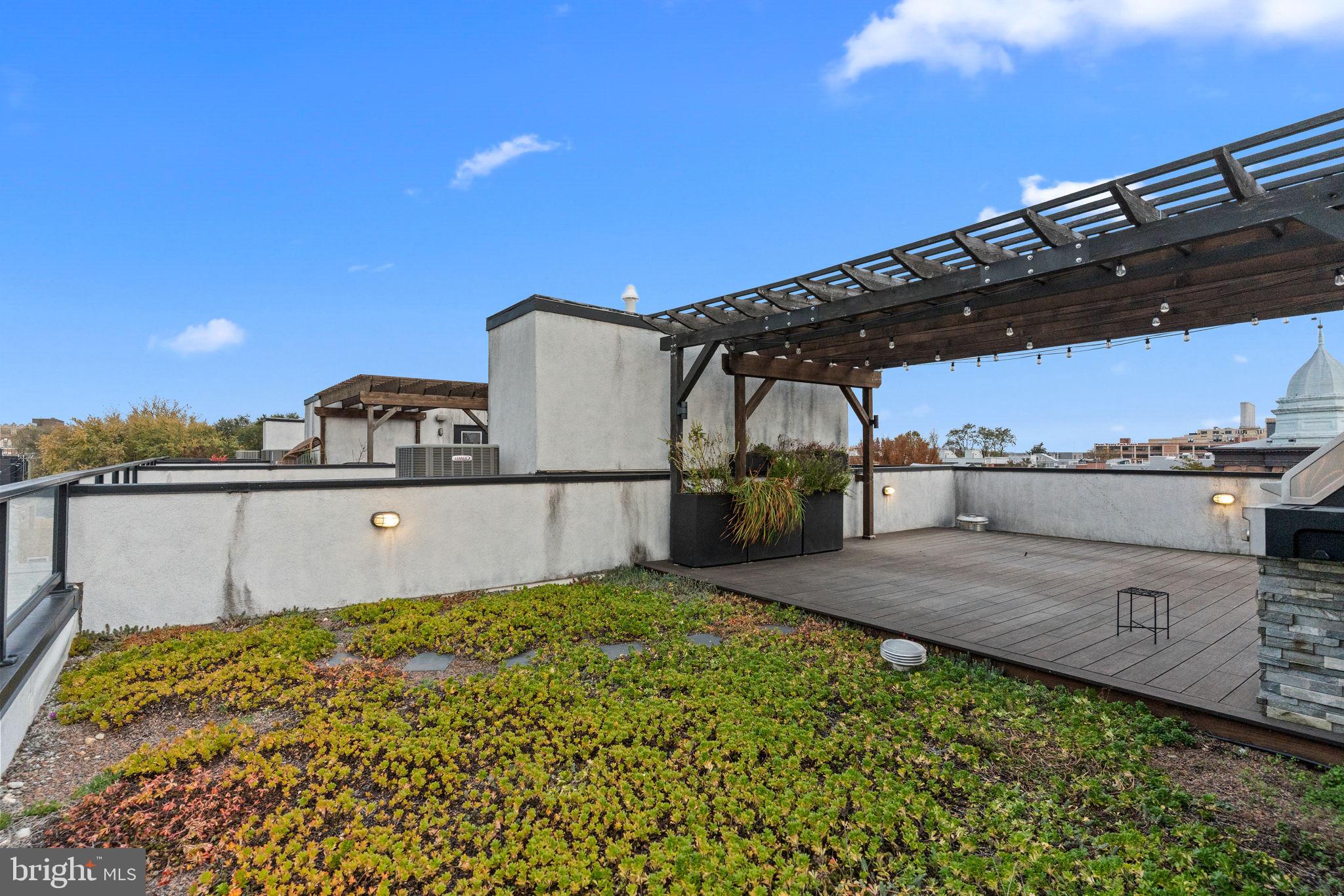 412 MOYER STREET 24 7