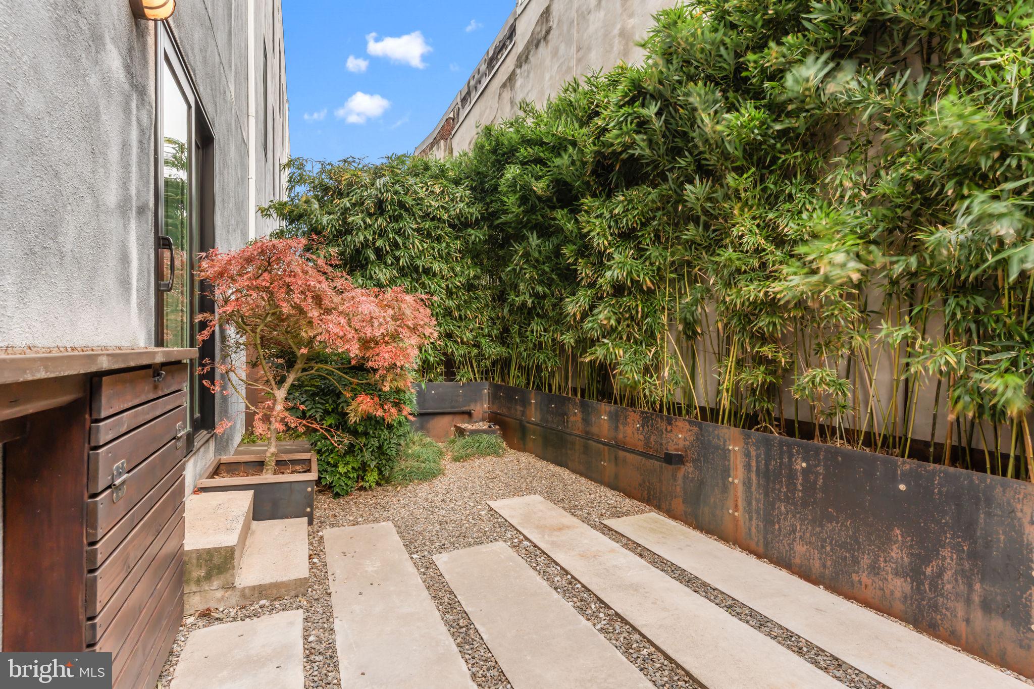 412 MOYER STREET 24 7