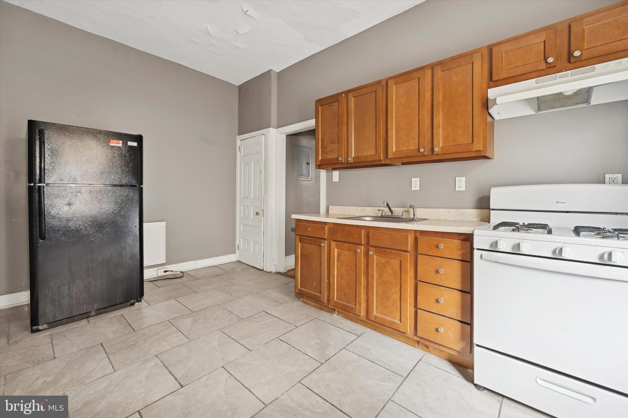 4011 SPRING GARDEN STREET