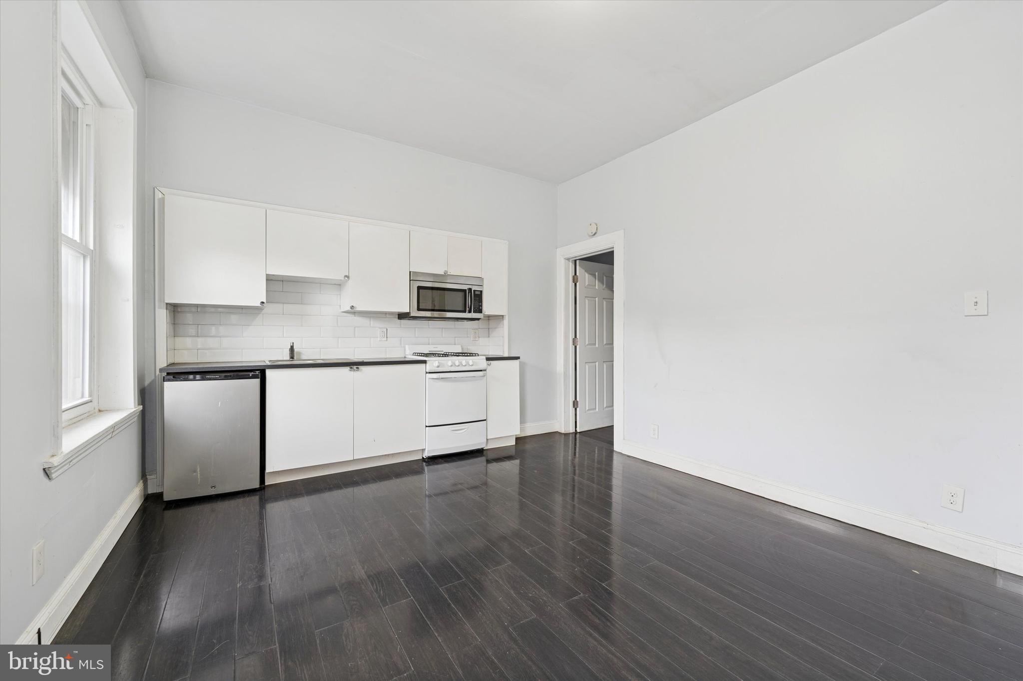 4011 SPRING GARDEN STREET