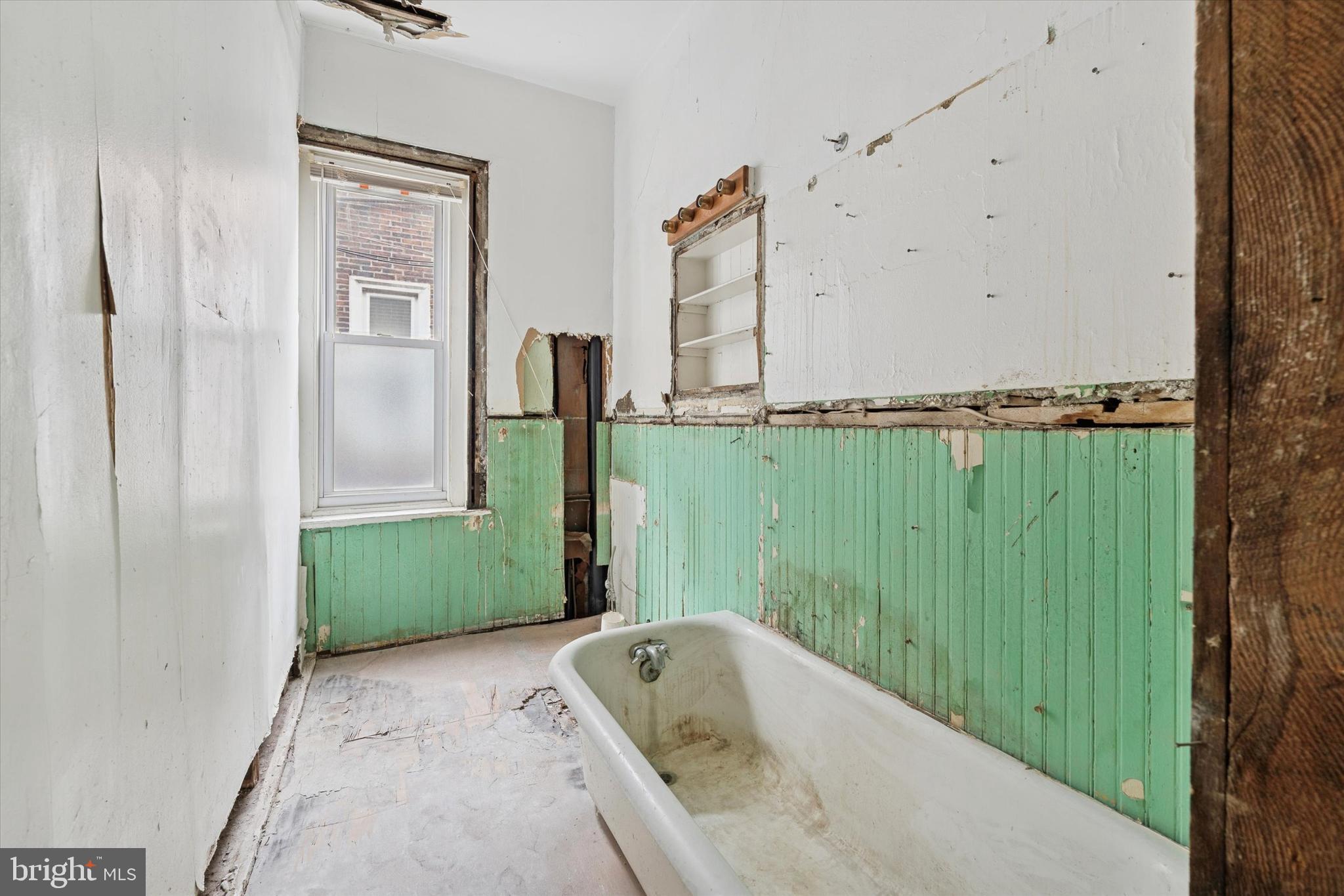 4011 SPRING GARDEN STREET