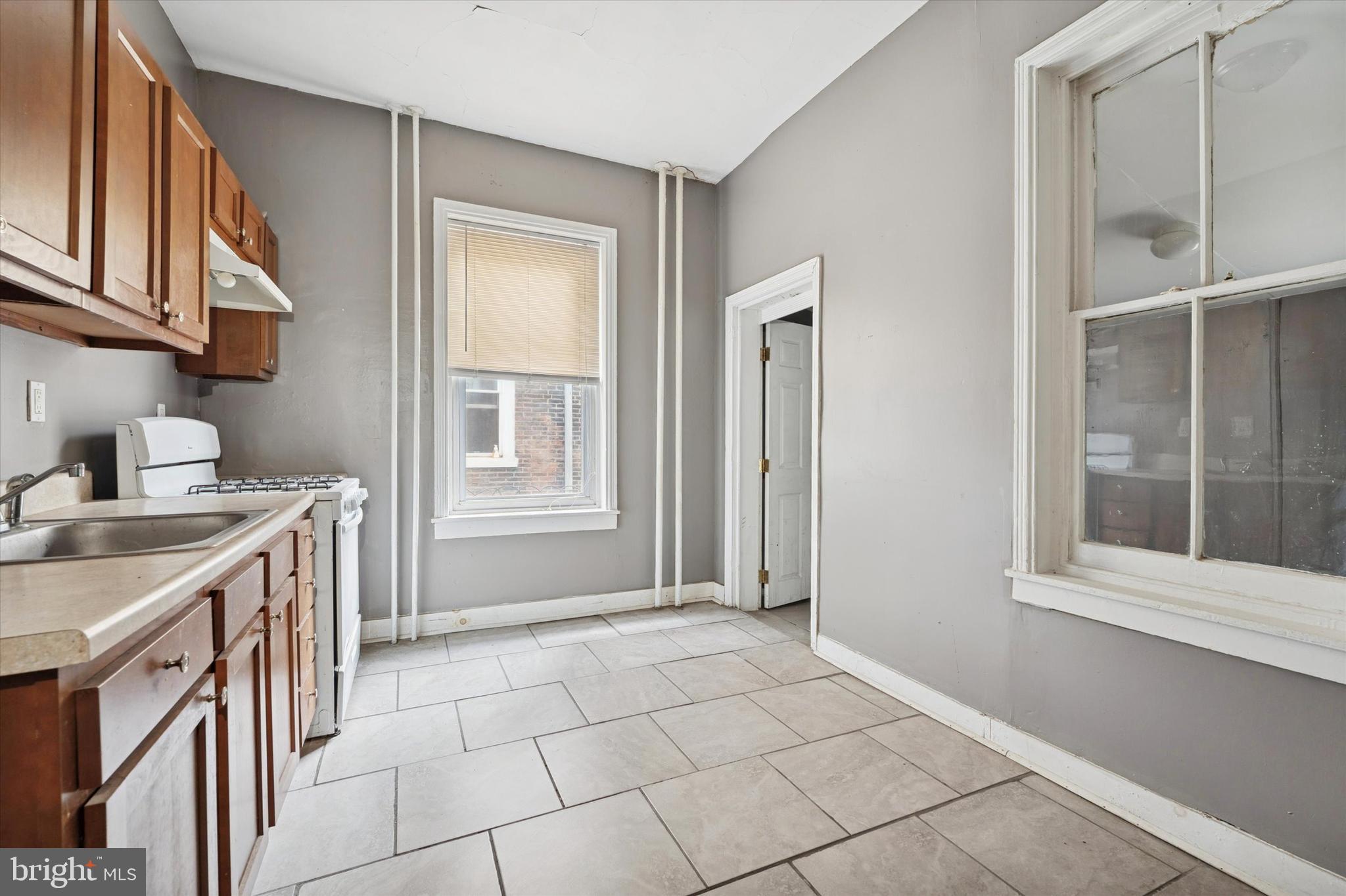 4011 SPRING GARDEN STREET