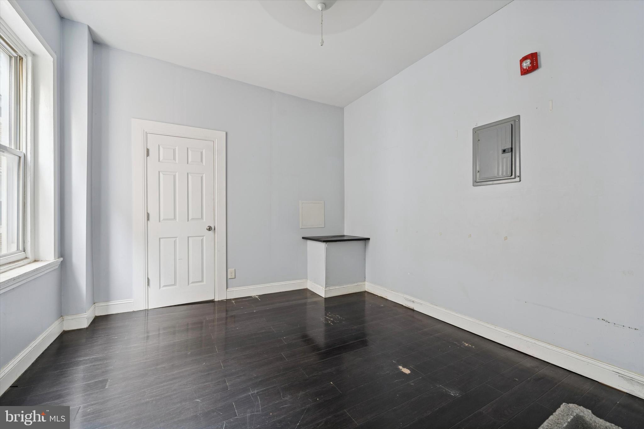 4011 SPRING GARDEN STREET