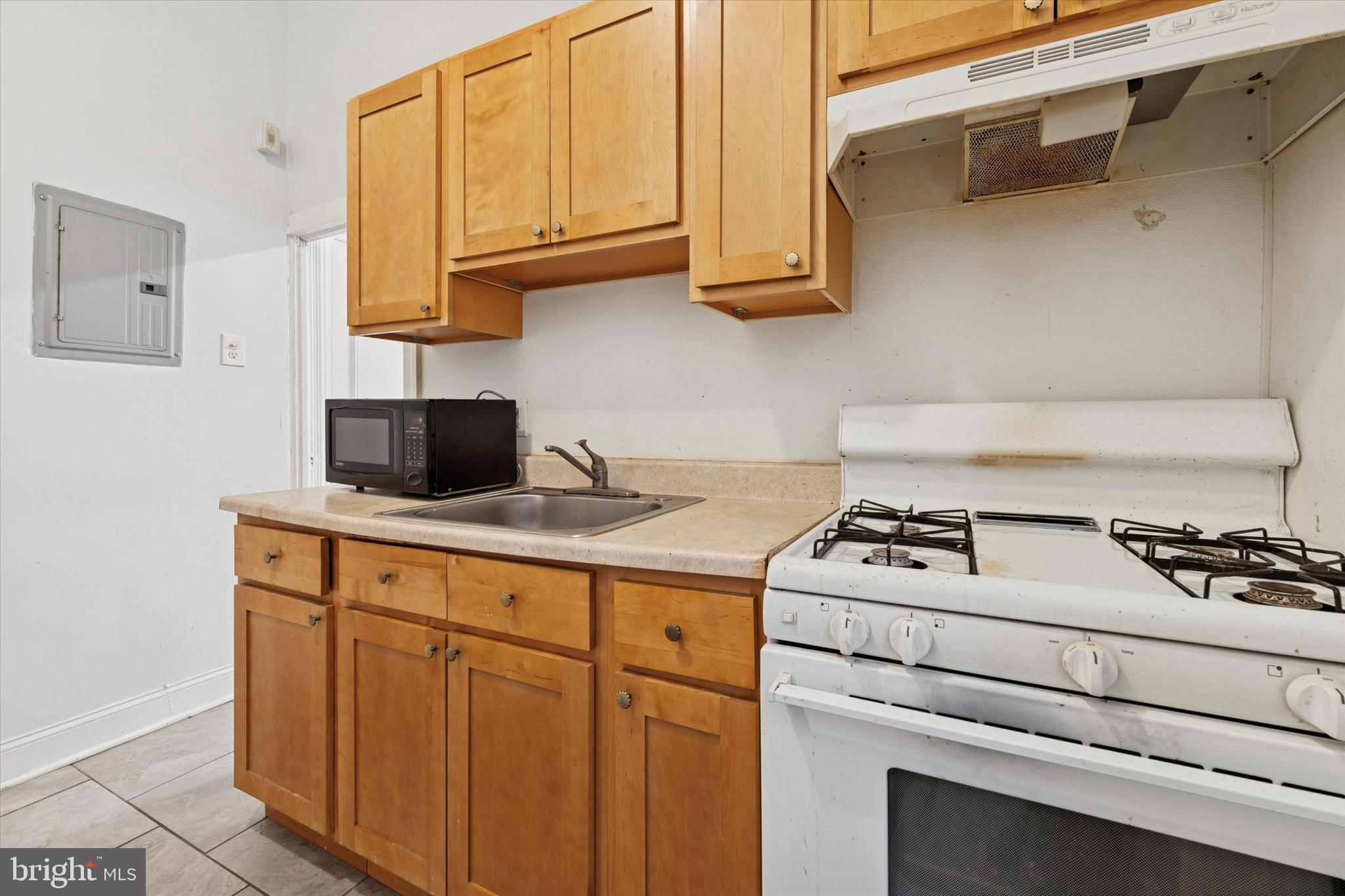 4011 SPRING GARDEN STREET