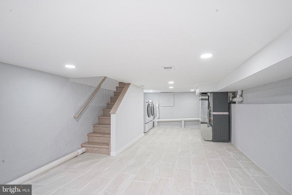 808 FERNON STREET