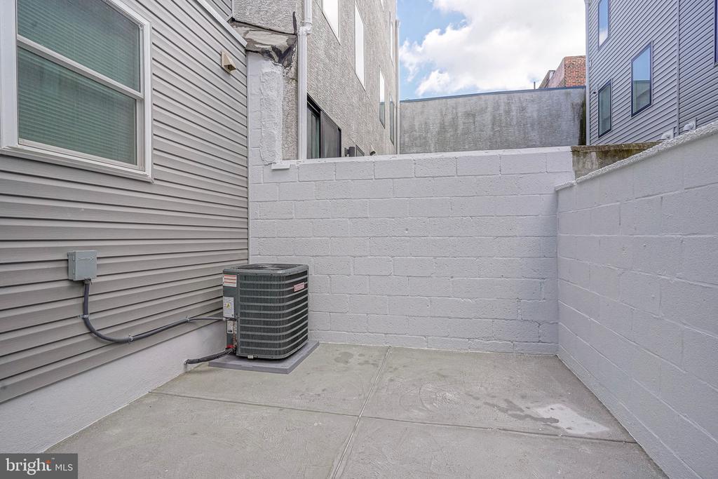 808 FERNON STREET