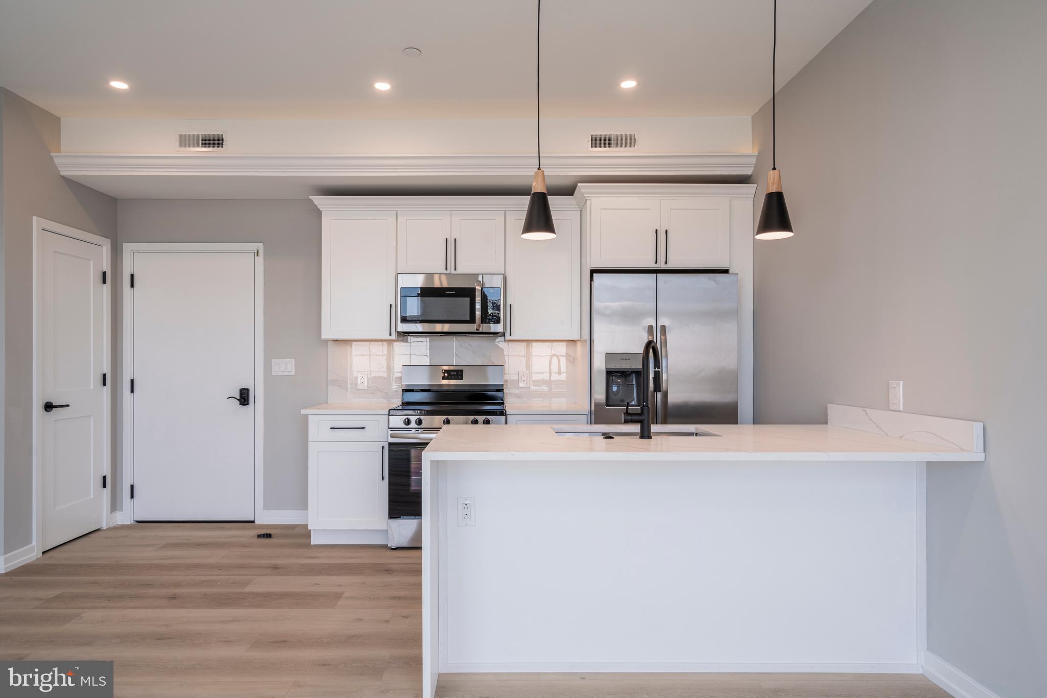 2401 WASHINGTON AVENUE 3E