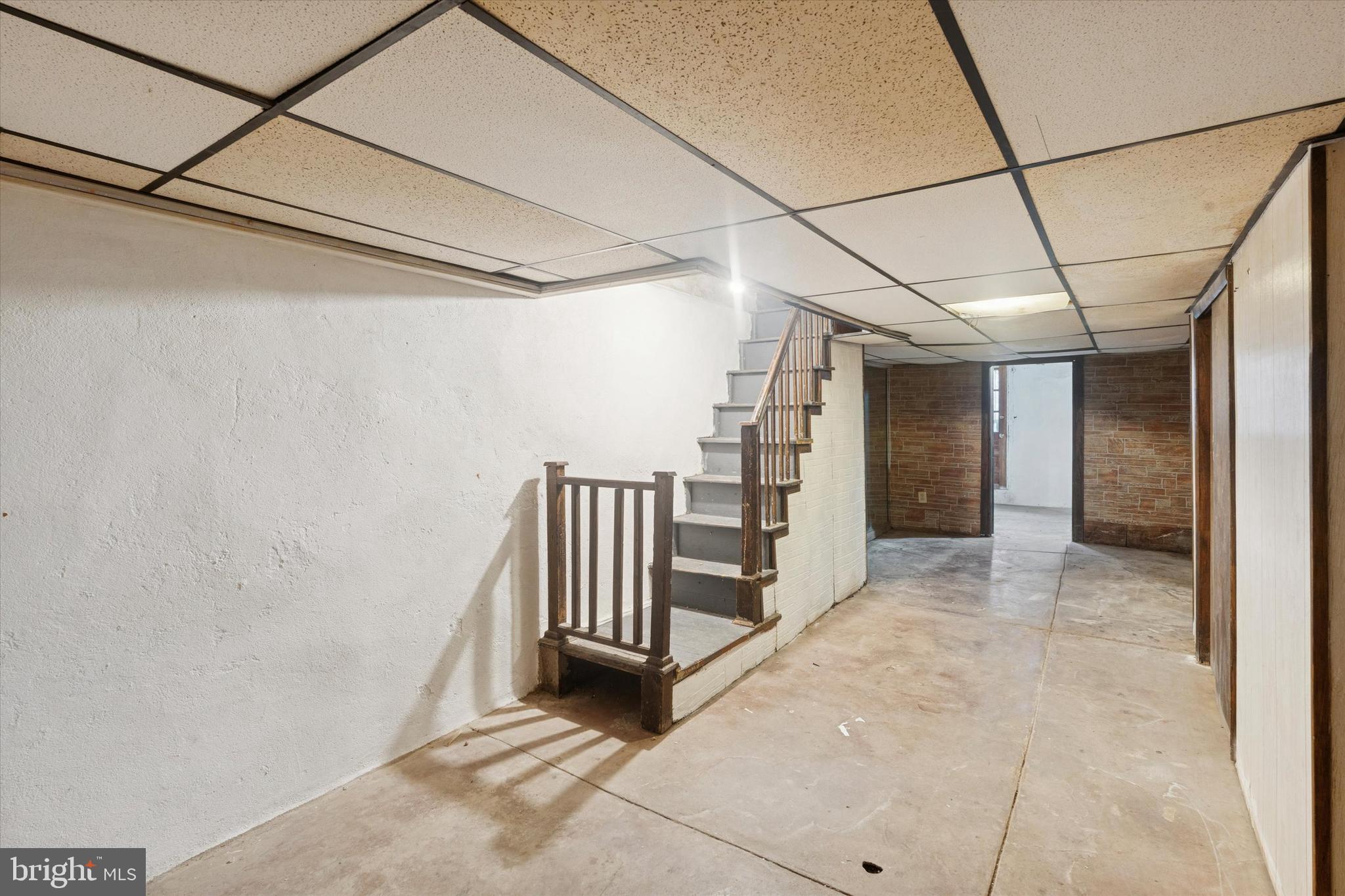 5813 MONTROSE STREET