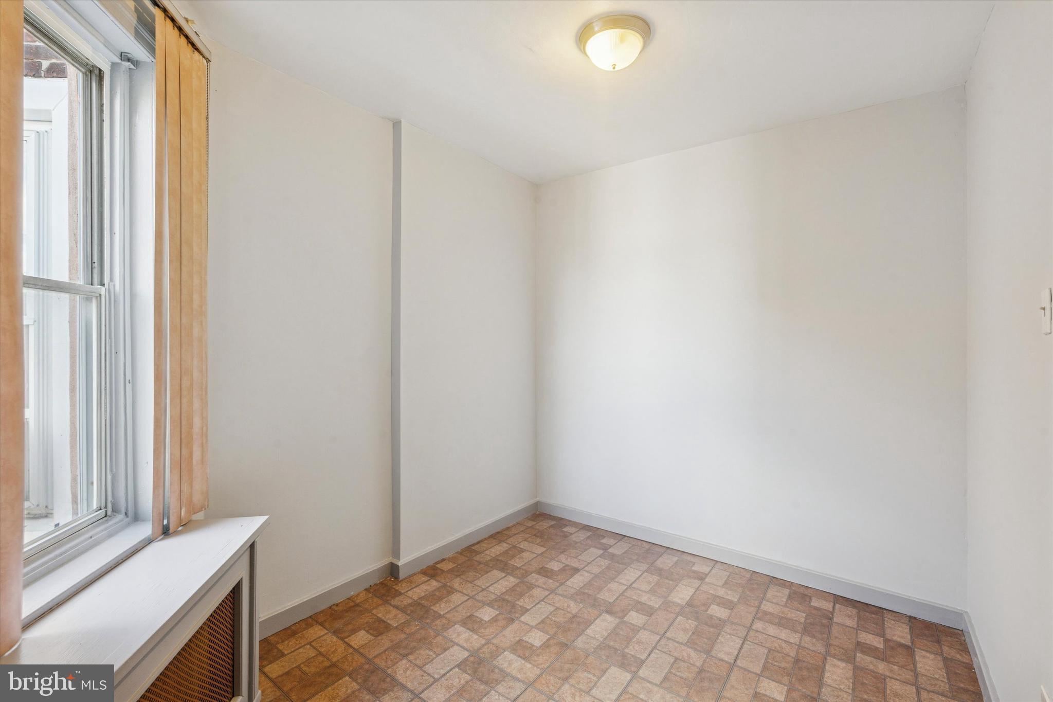 5813 MONTROSE STREET