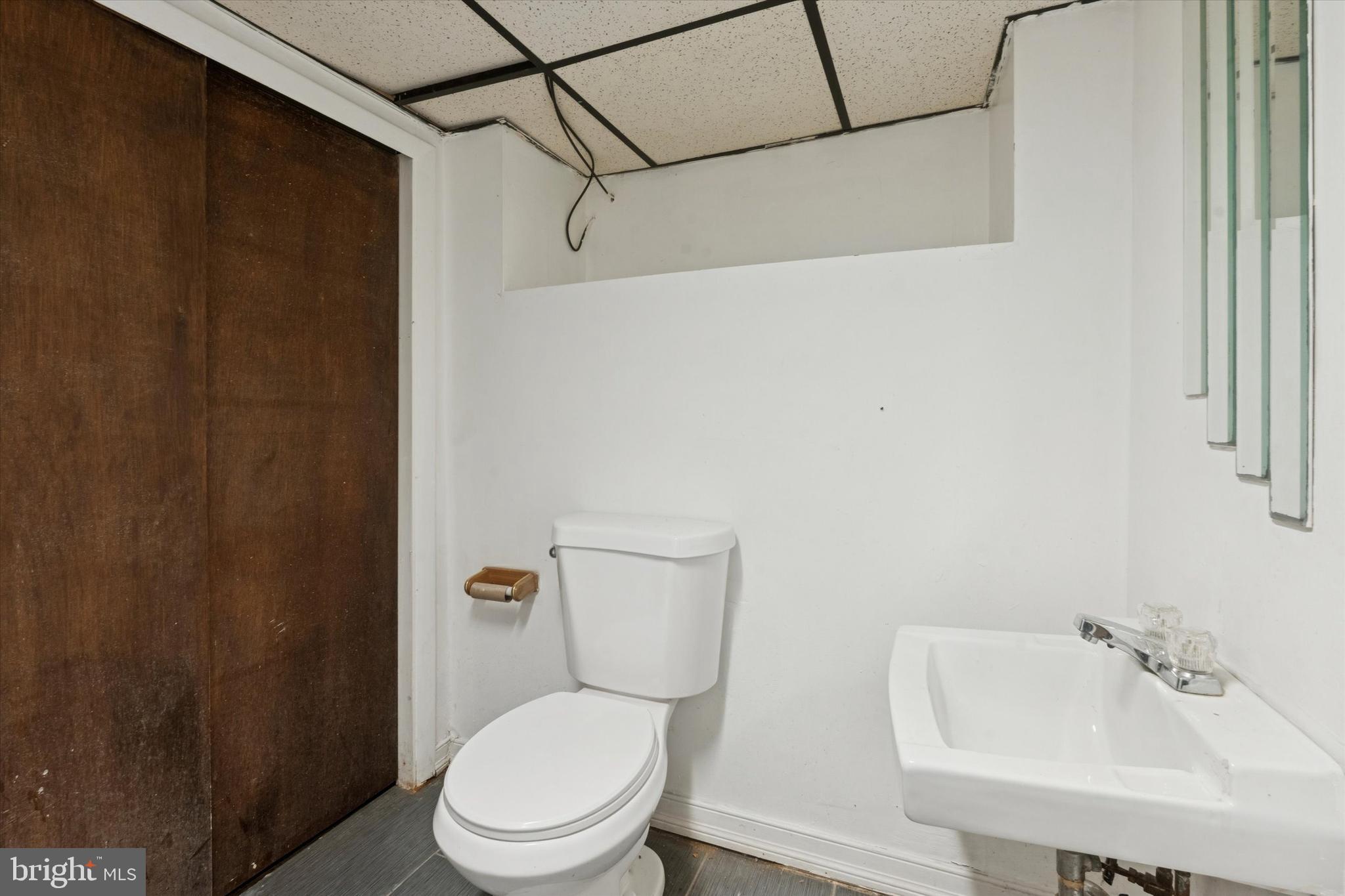 5813 MONTROSE STREET