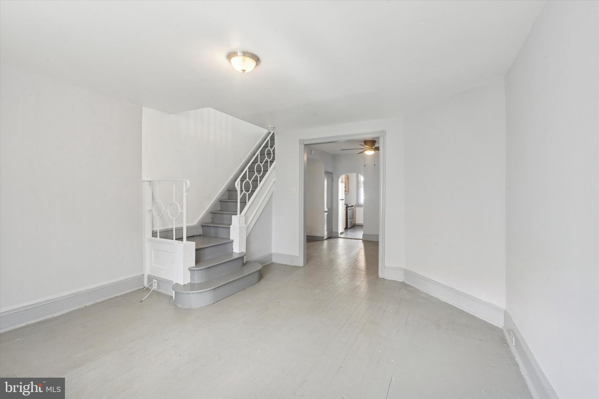 5813 MONTROSE STREET