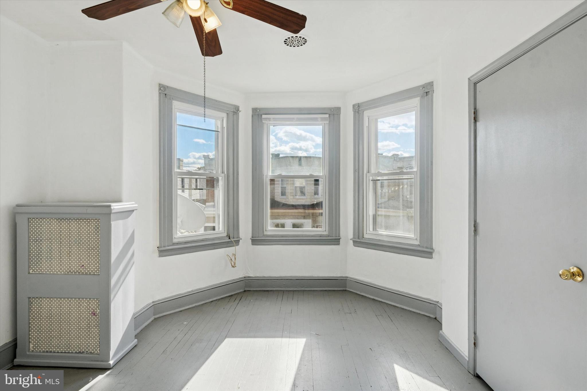 5813 MONTROSE STREET