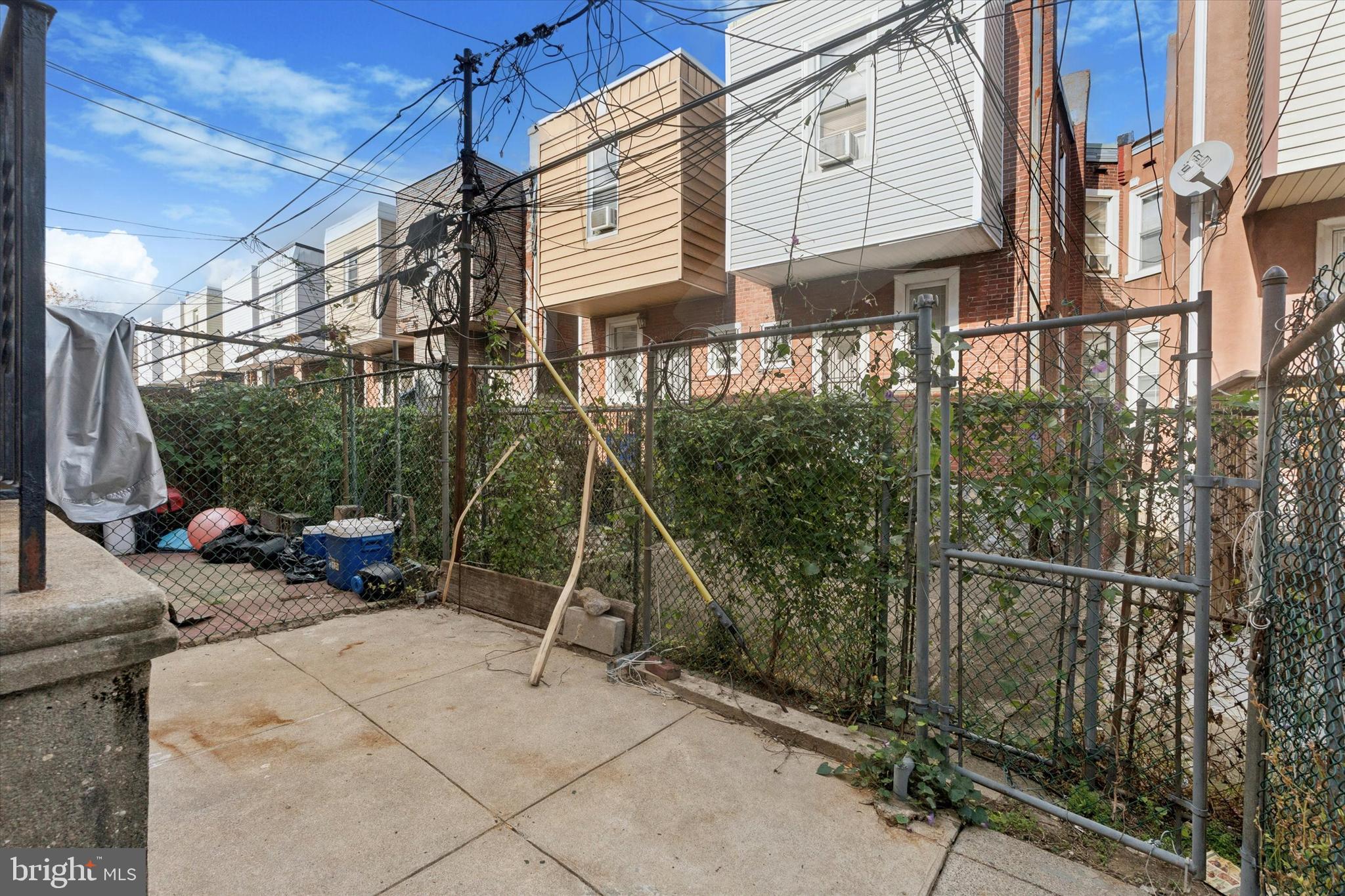 5813 MONTROSE STREET