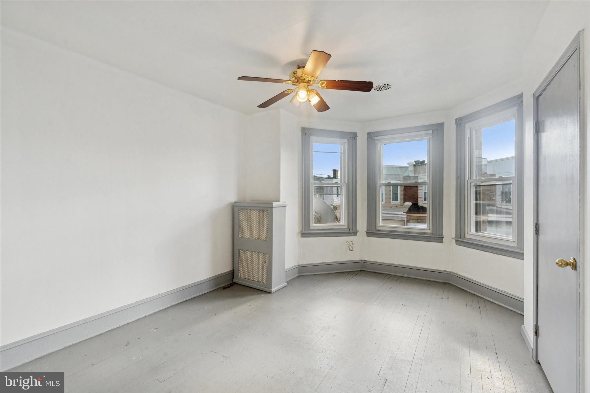 5813 MONTROSE STREET