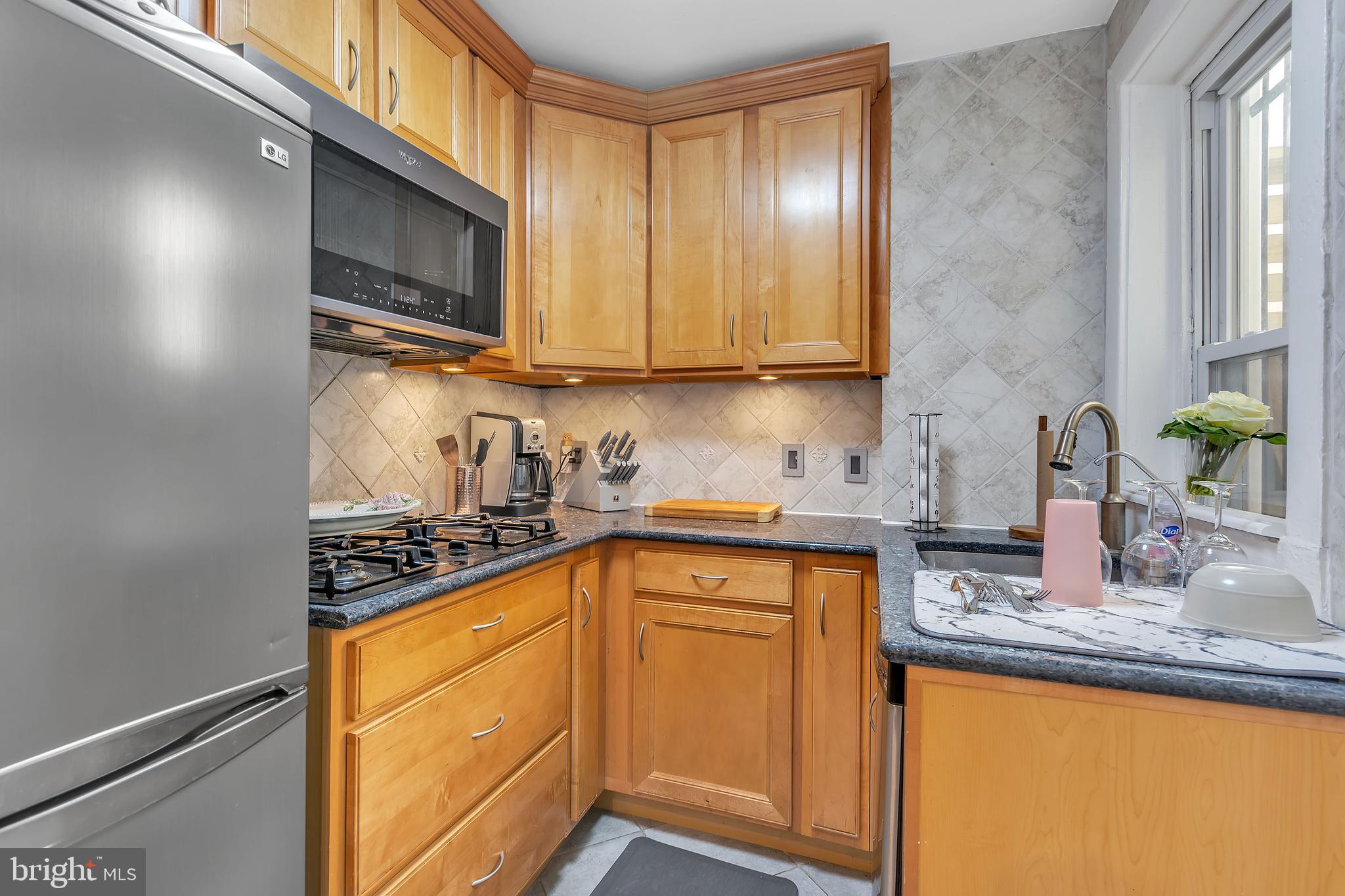 1830 MANNING STREET R 2