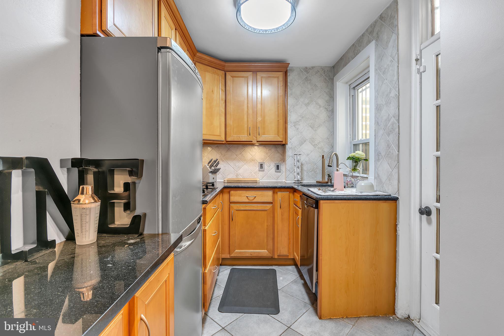 1830 MANNING STREET R 2