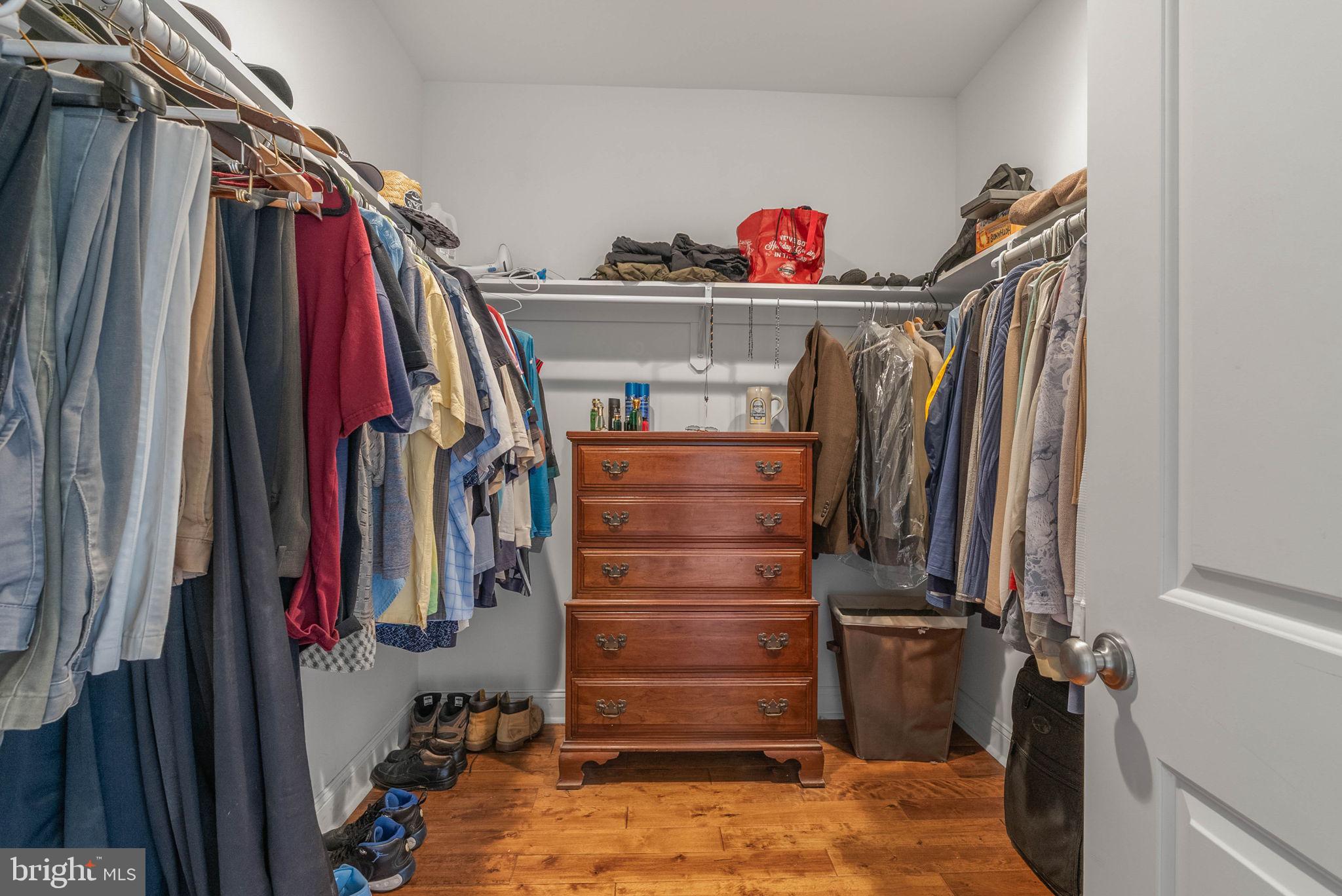 1423 S HOWARD STREET