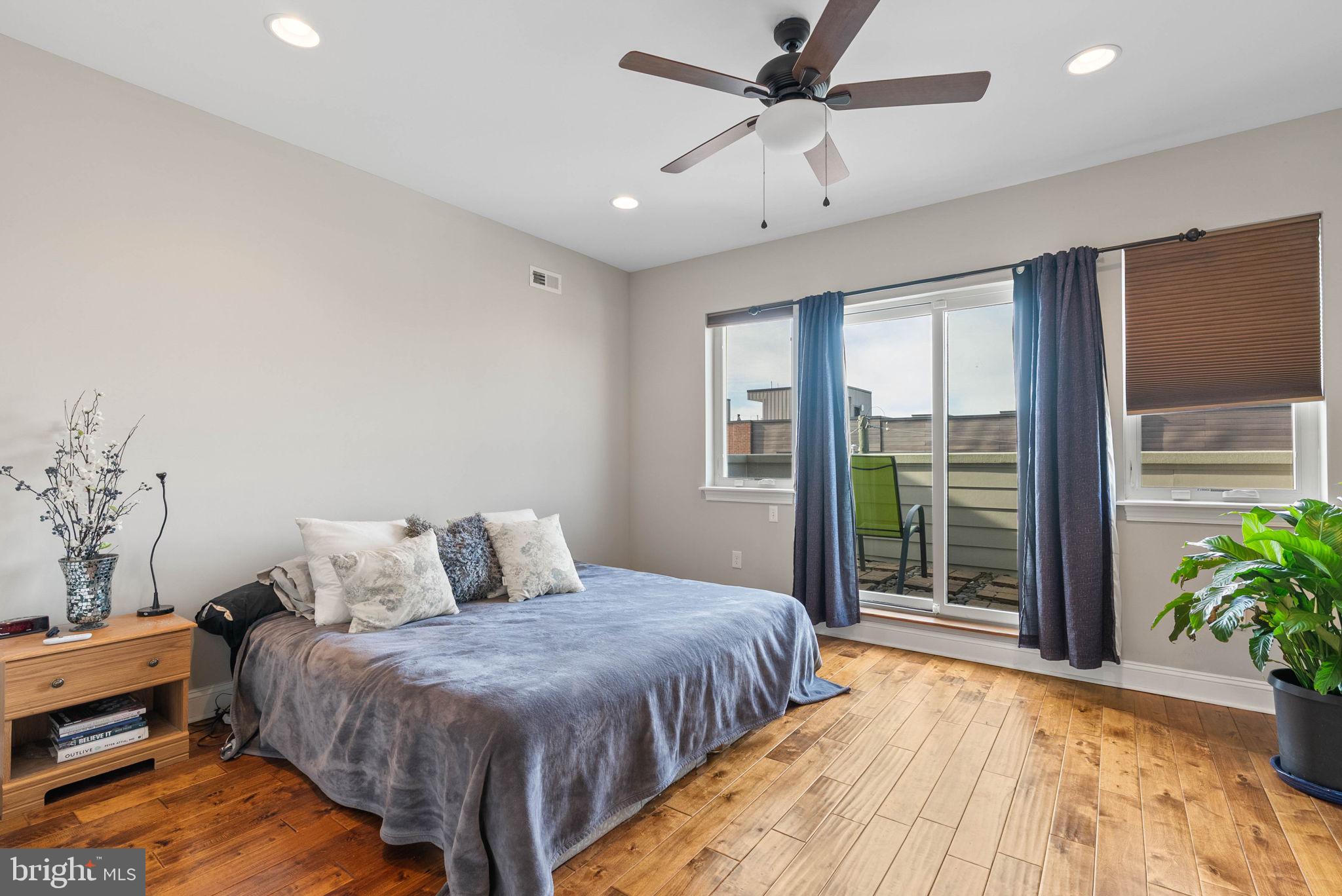 1423 S HOWARD STREET