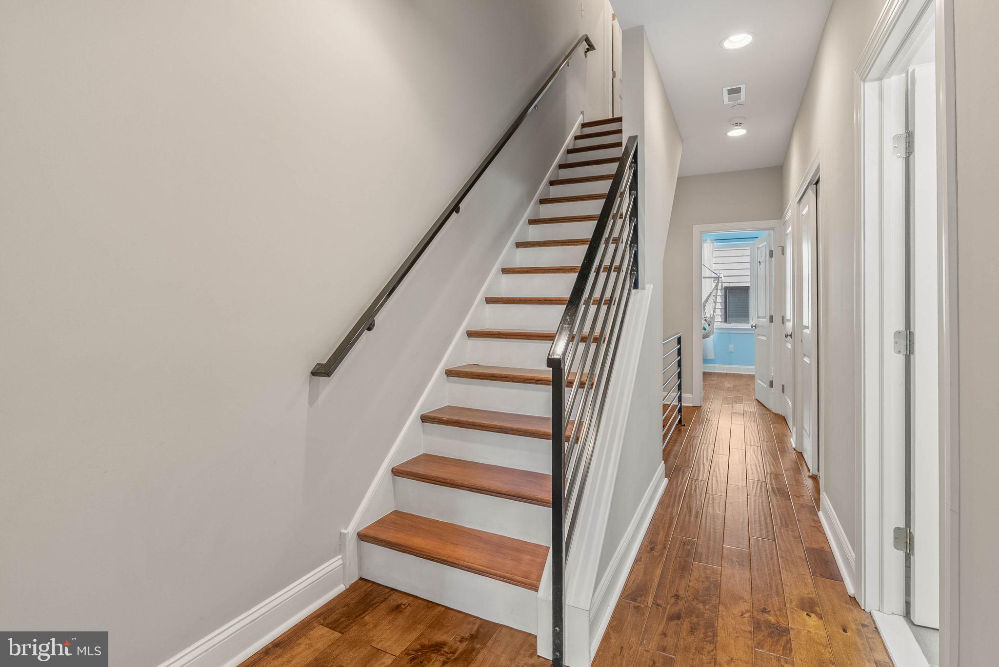 1423 S HOWARD STREET