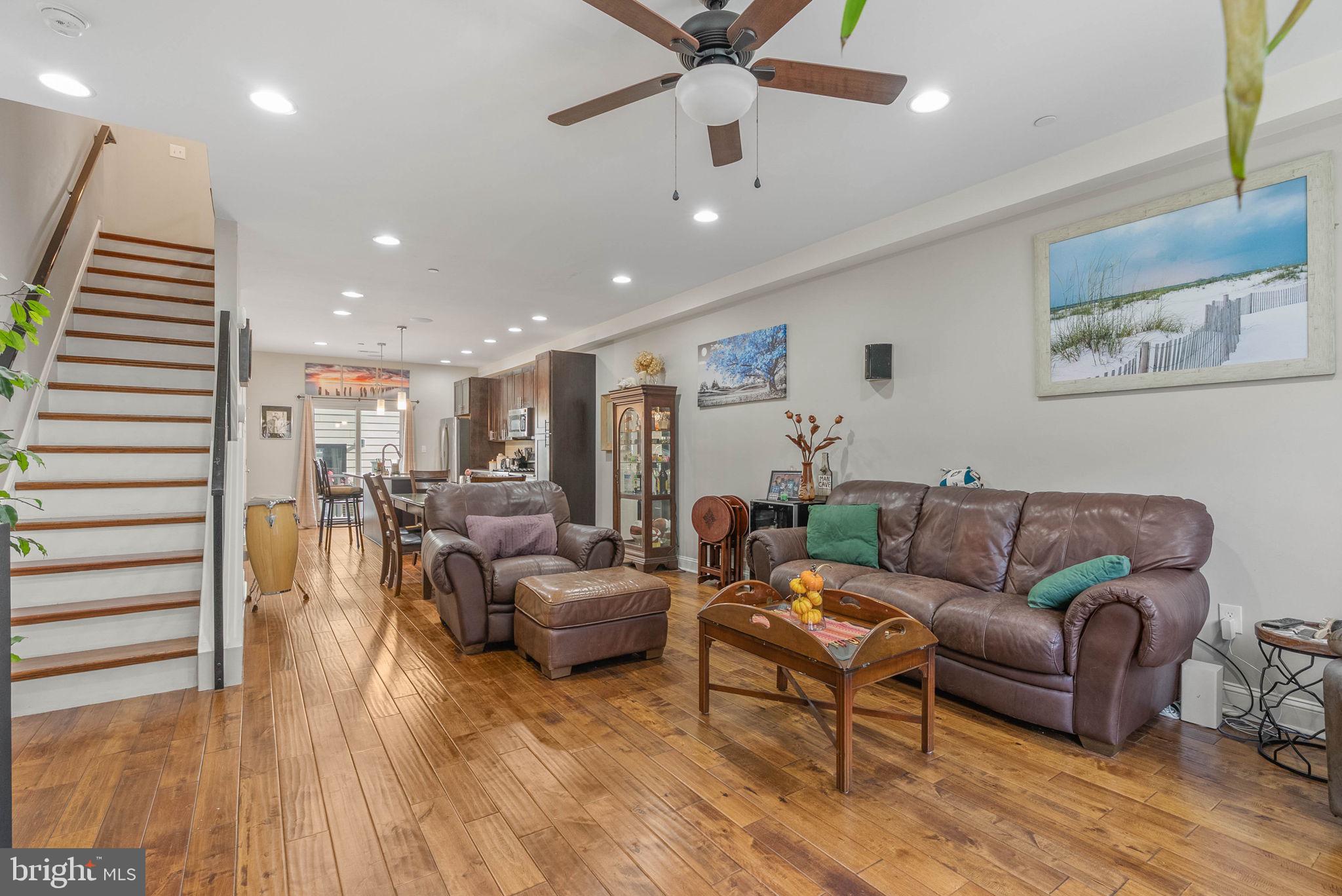 1423 S HOWARD STREET