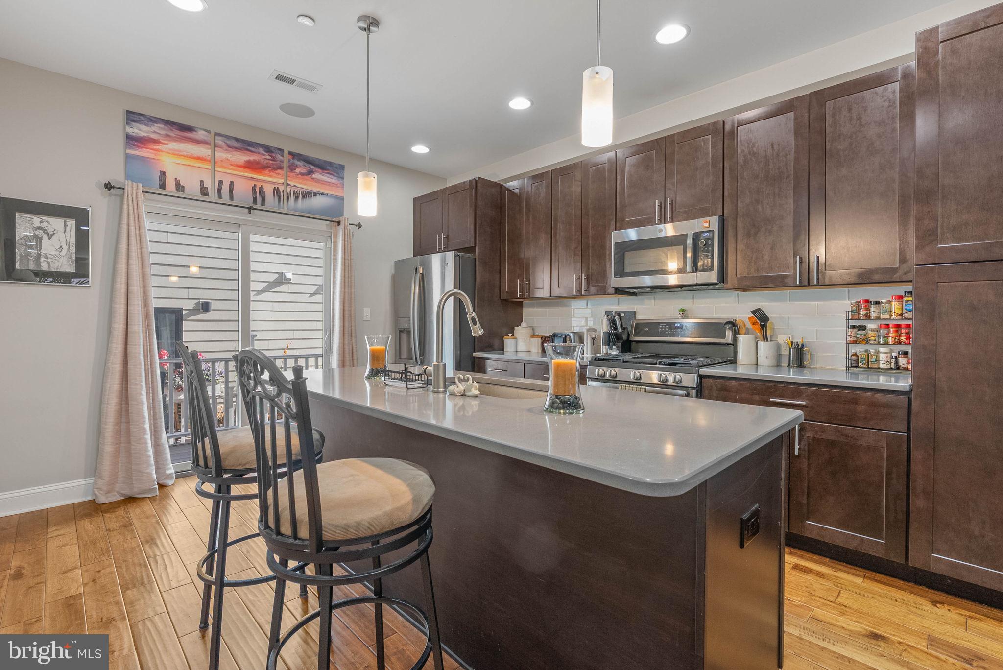 1423 S HOWARD STREET