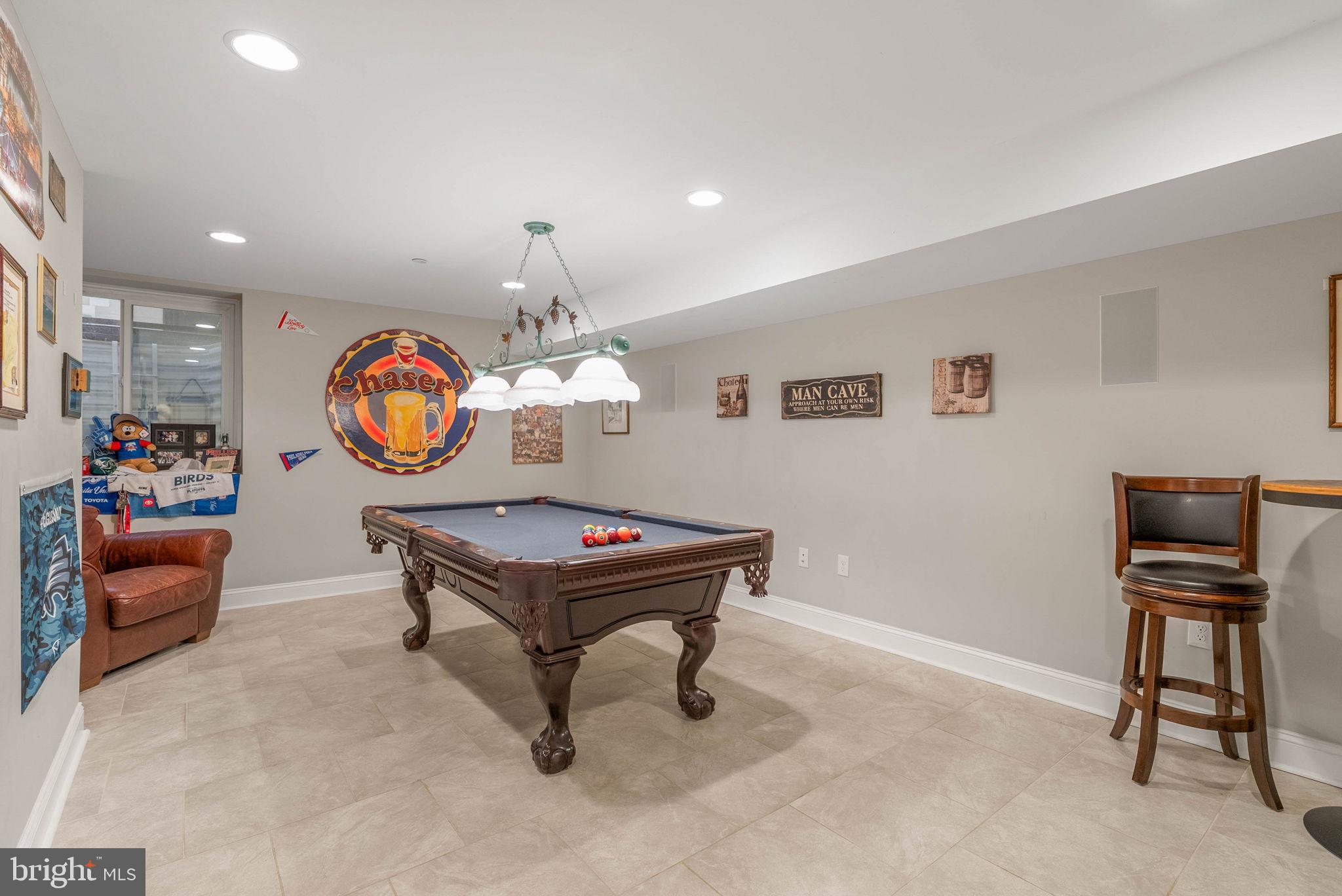 1423 S HOWARD STREET