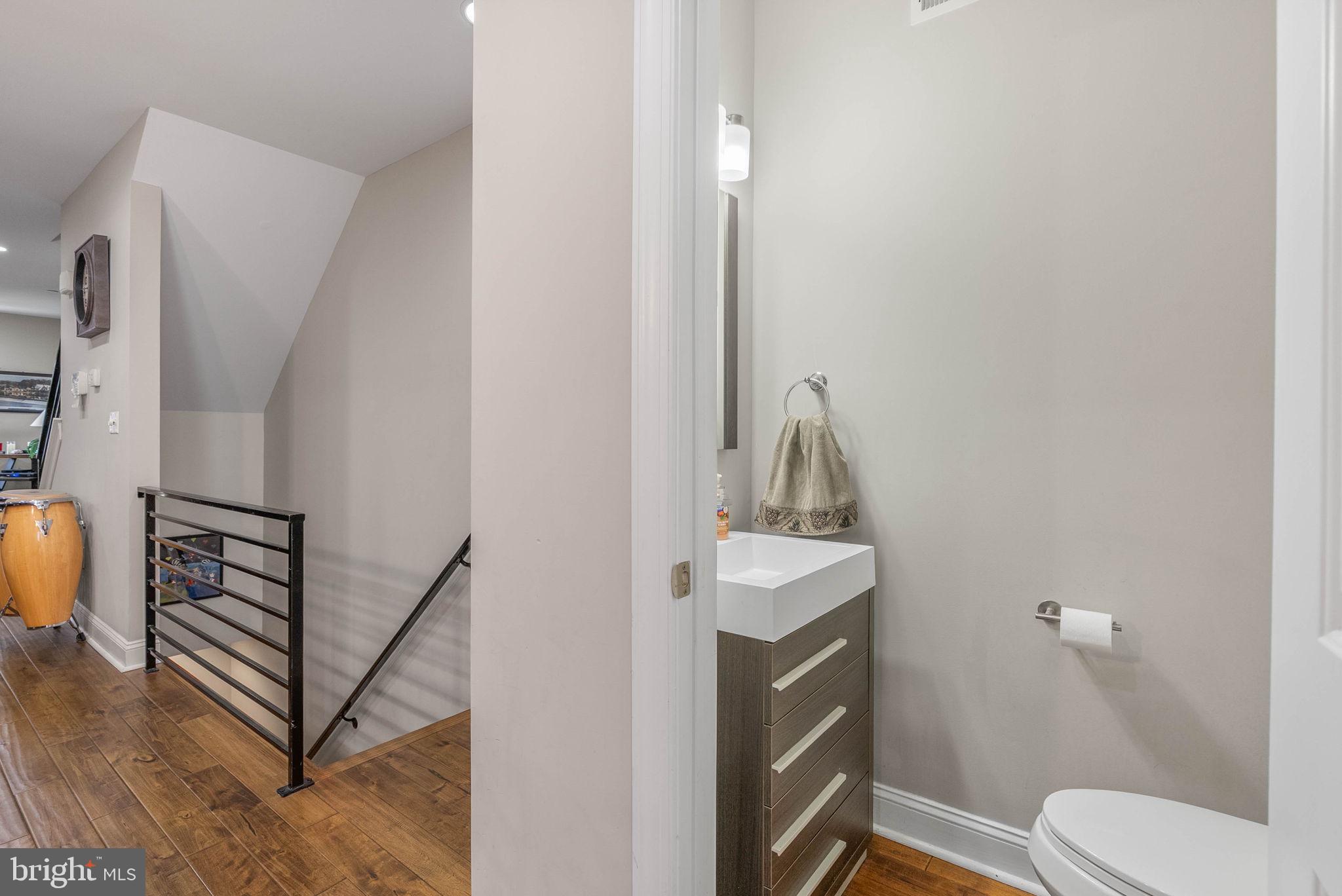 1423 S HOWARD STREET