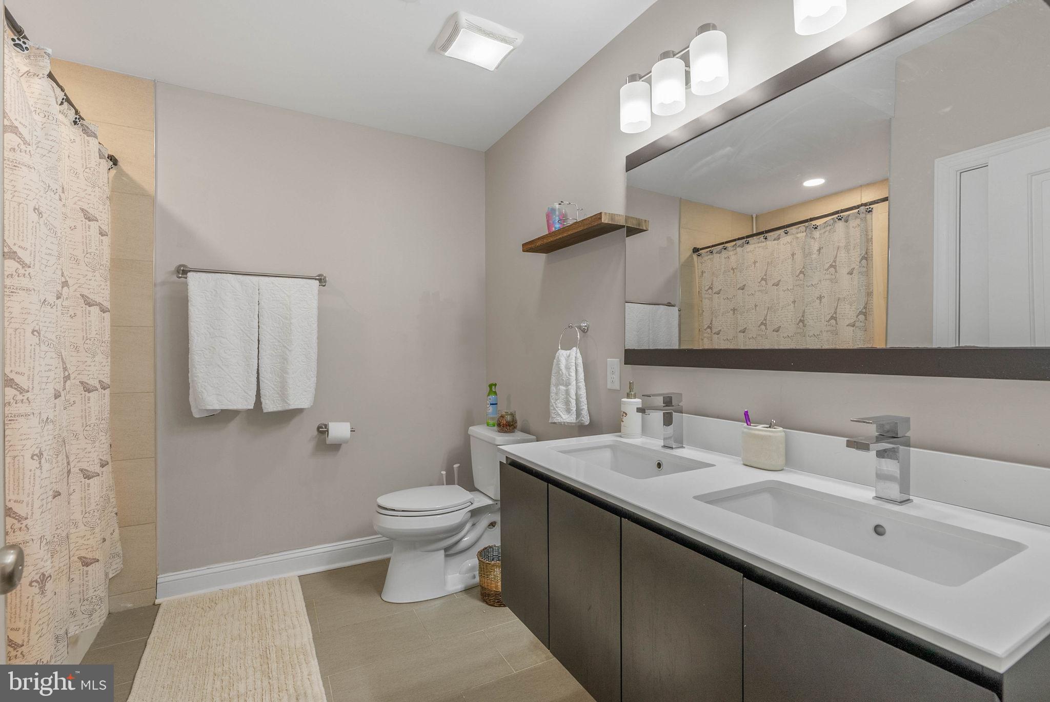 1423 S HOWARD STREET