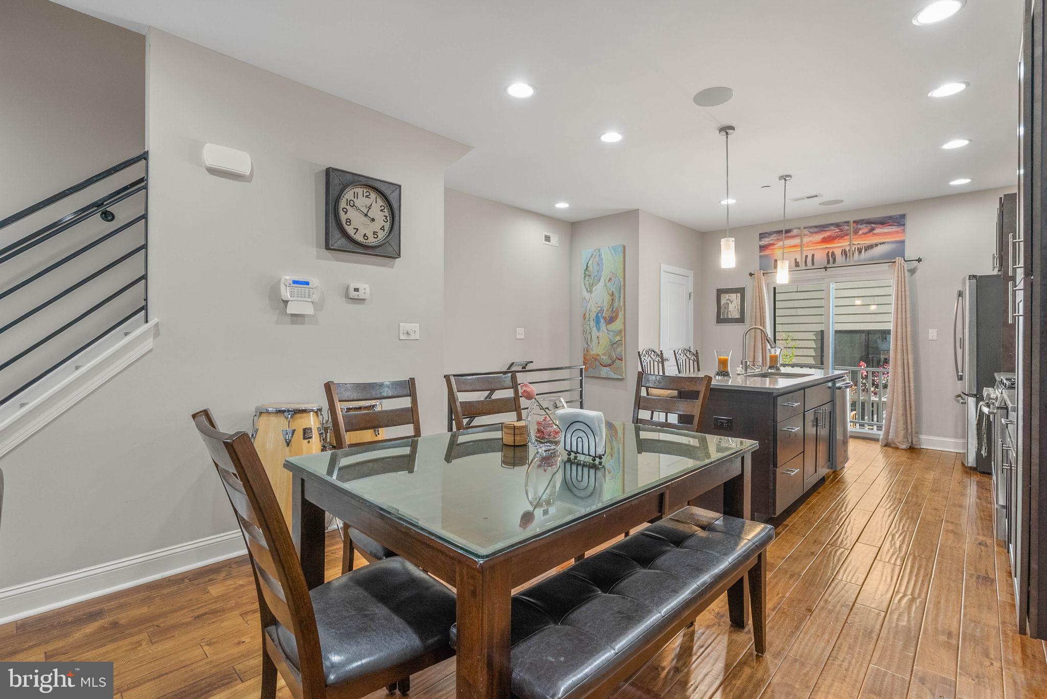 1423 S HOWARD STREET