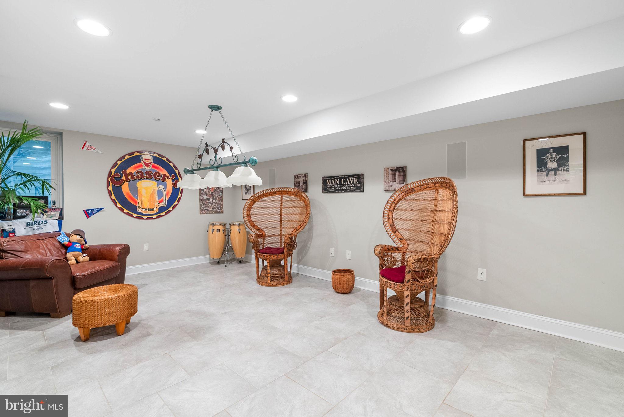 1423 S HOWARD STREET