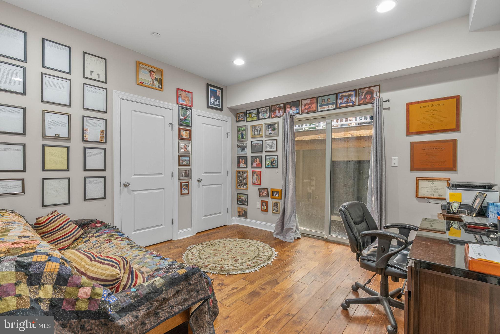 1423 S HOWARD STREET