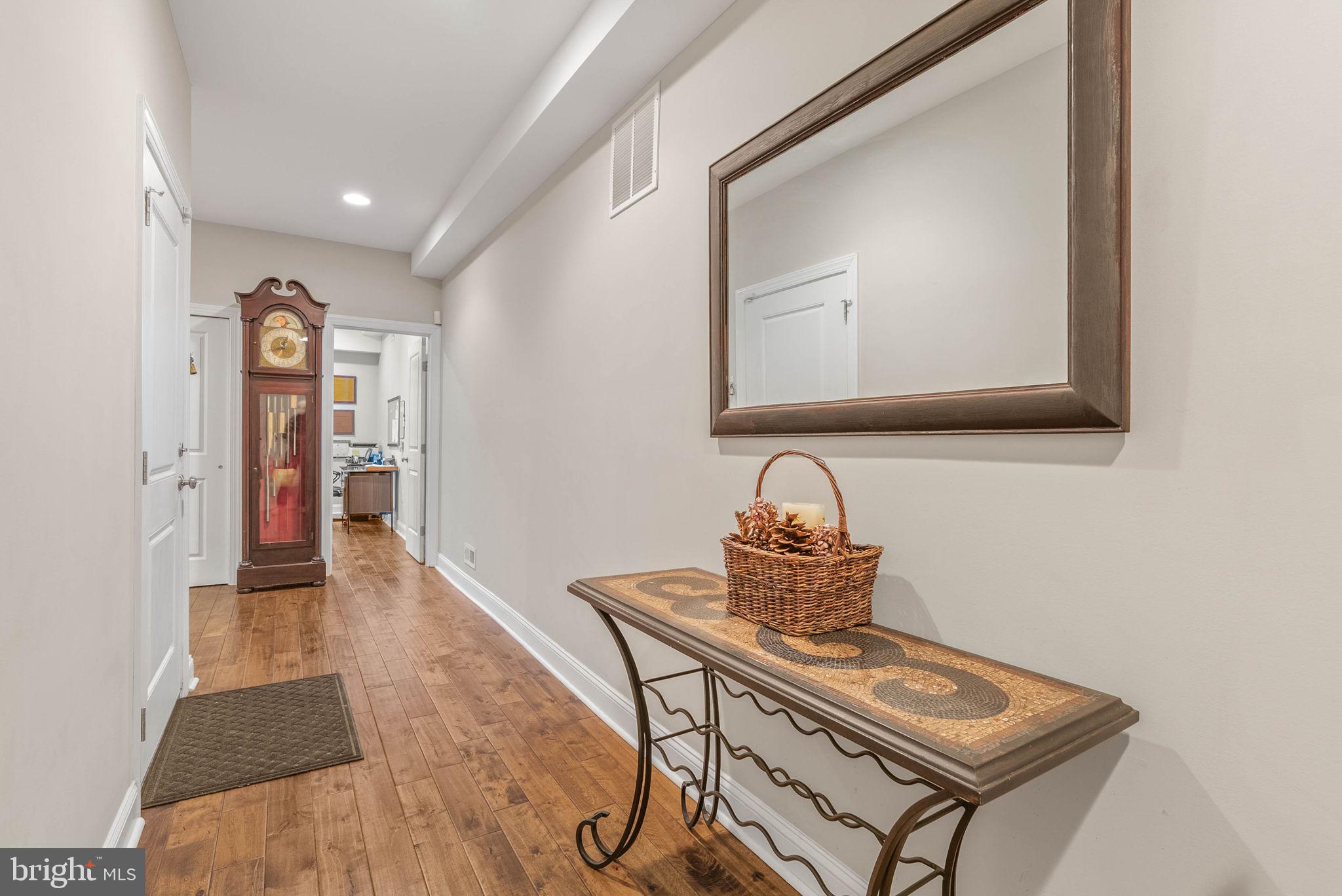 1423 S HOWARD STREET