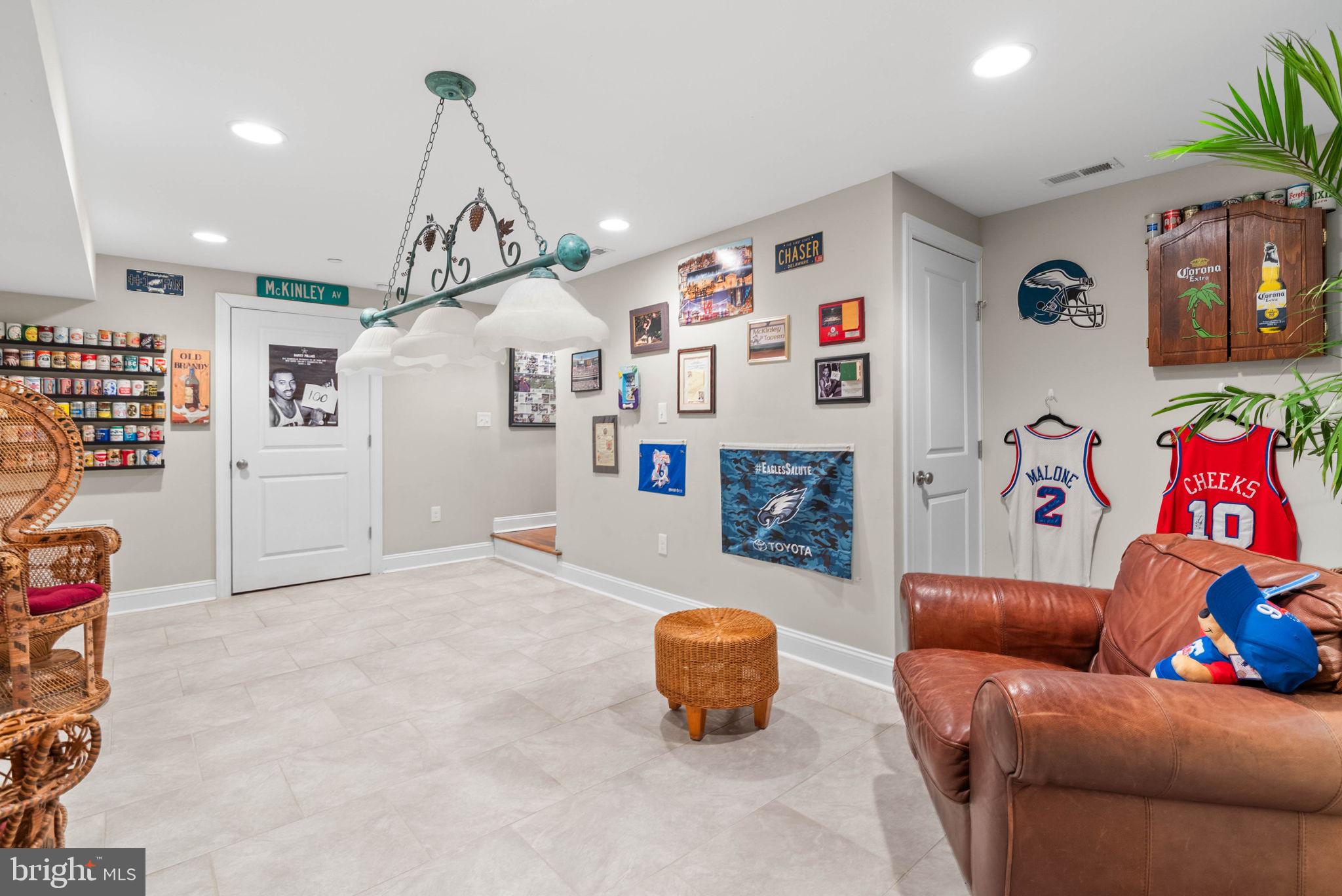 1423 S HOWARD STREET