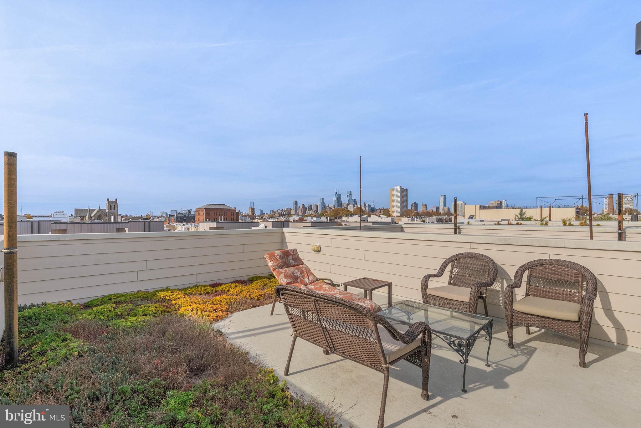 1423 S HOWARD STREET