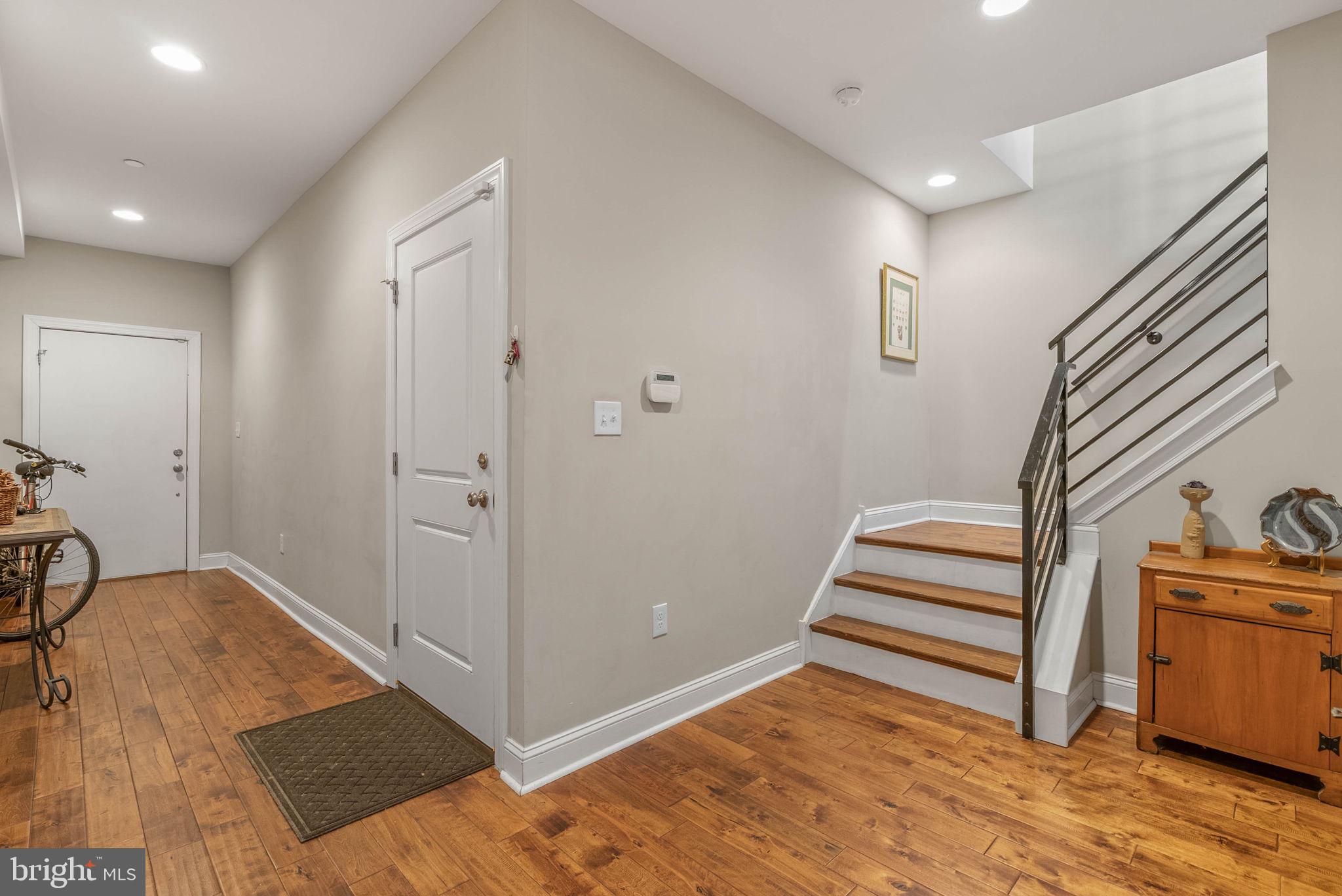 1423 S HOWARD STREET