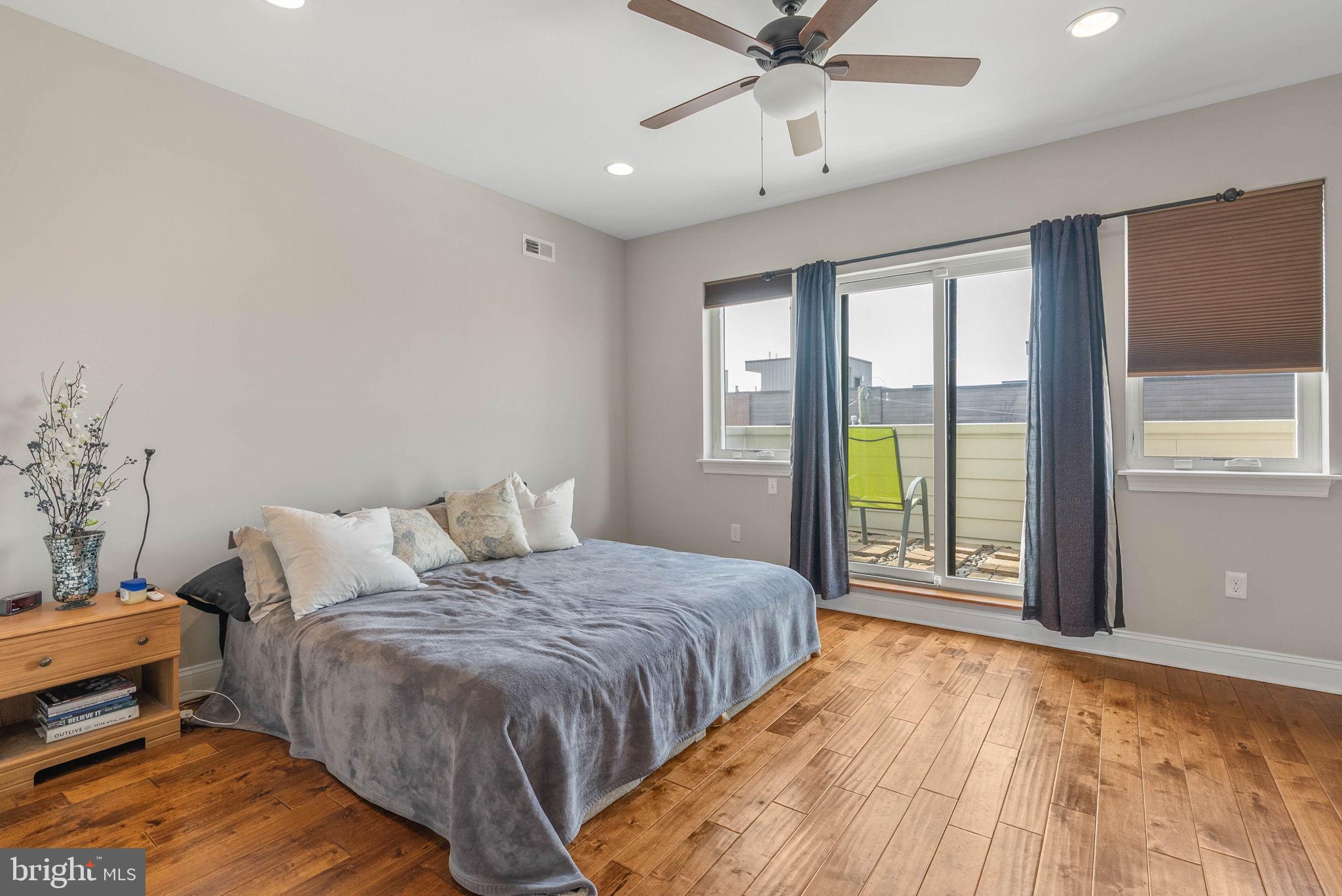 1423 S HOWARD STREET