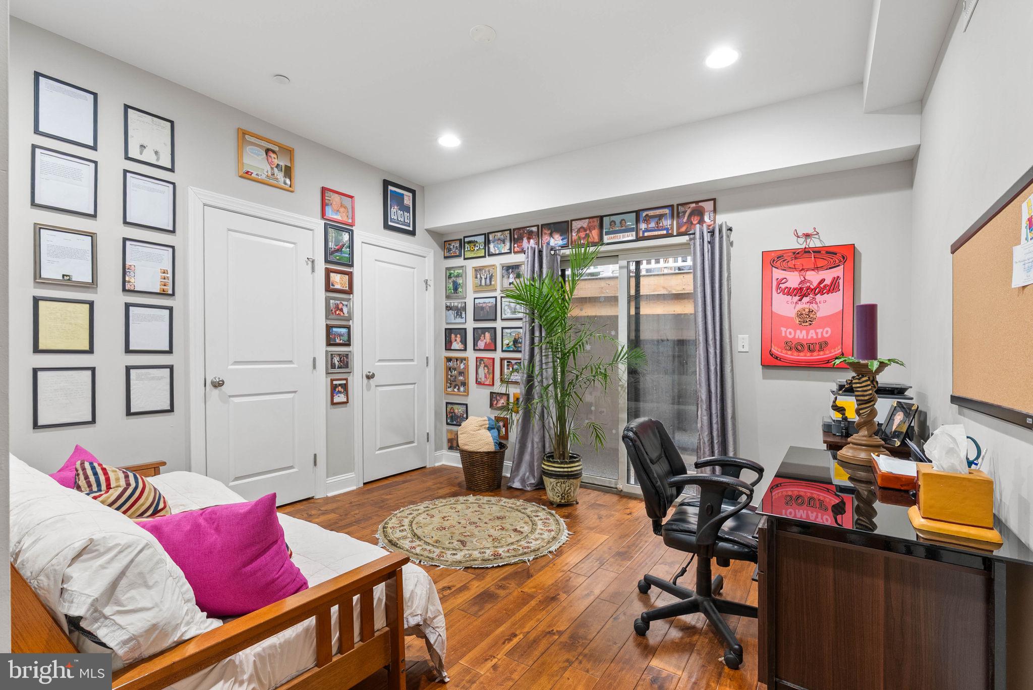 1423 S HOWARD STREET