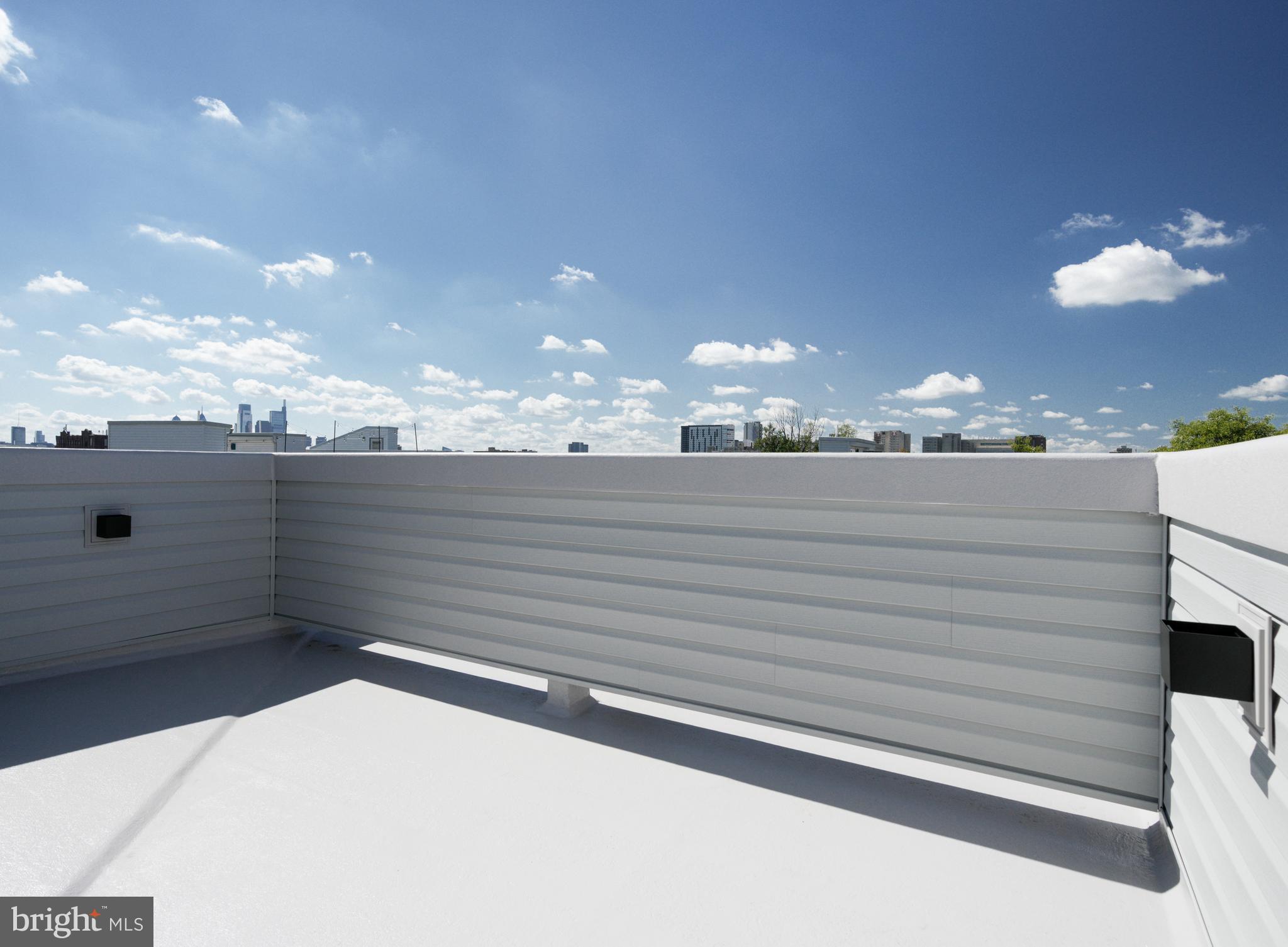 1937 N LEITHGOW STREET