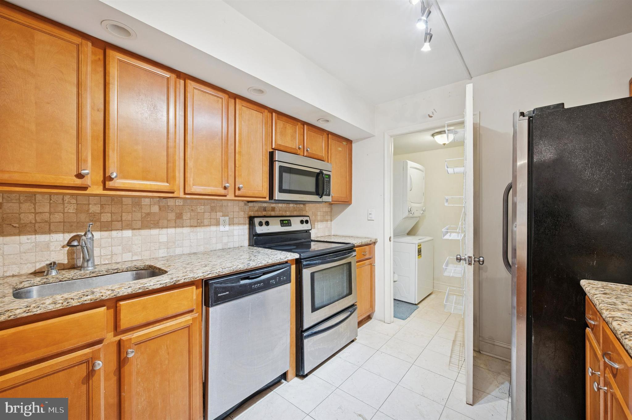 200 LOMBARD STREET 10 GU11