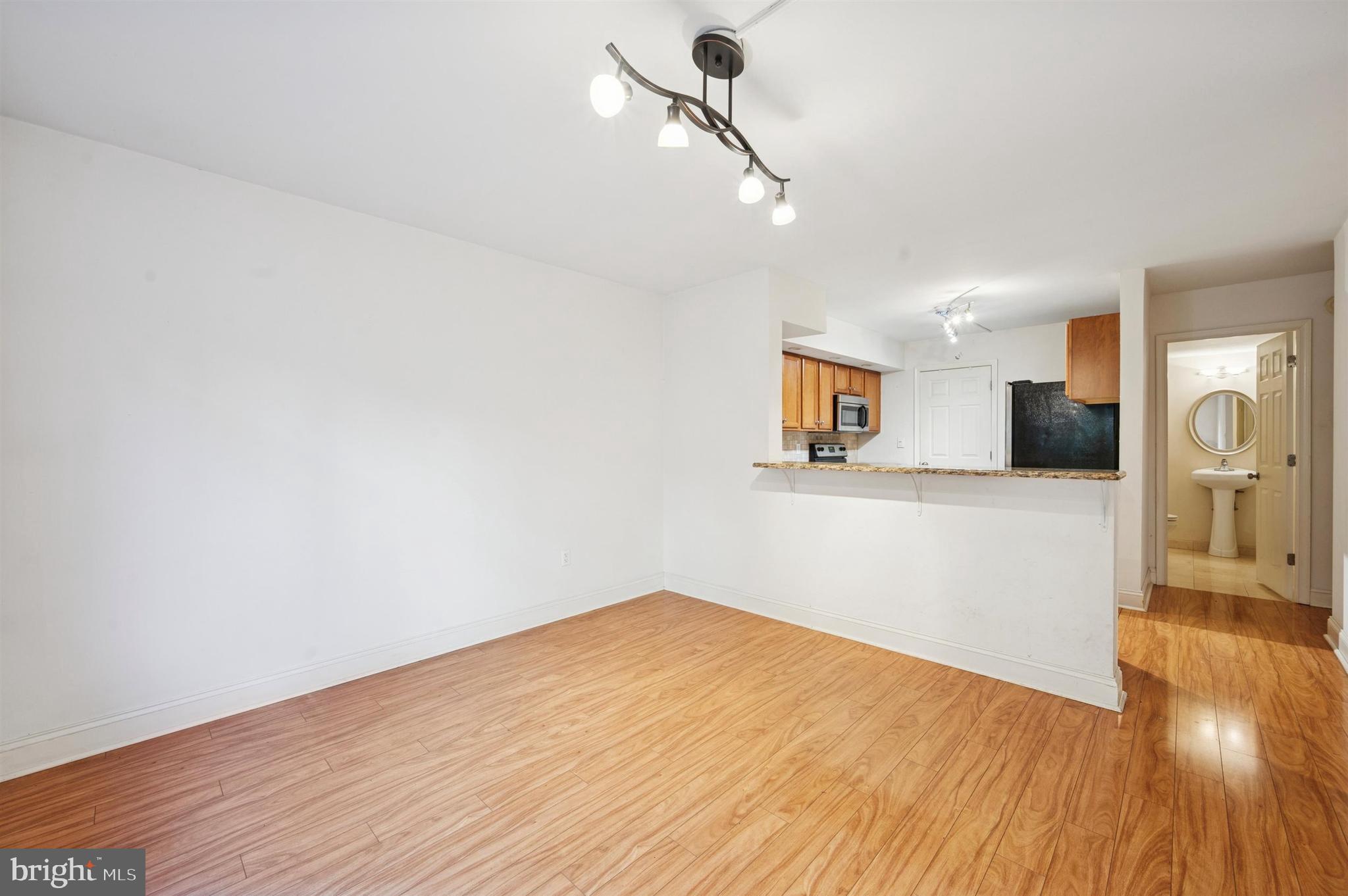 200 LOMBARD STREET 10 GU11