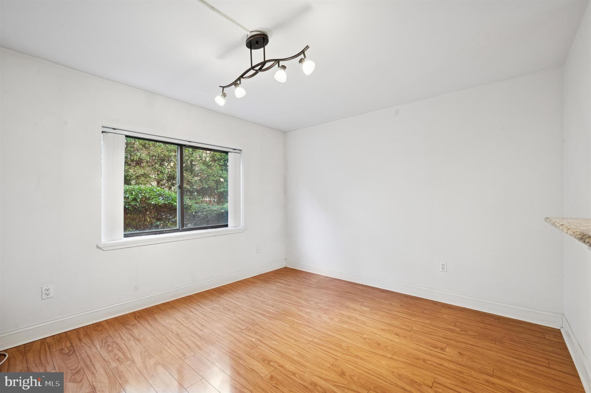 200 LOMBARD STREET 10 GU11