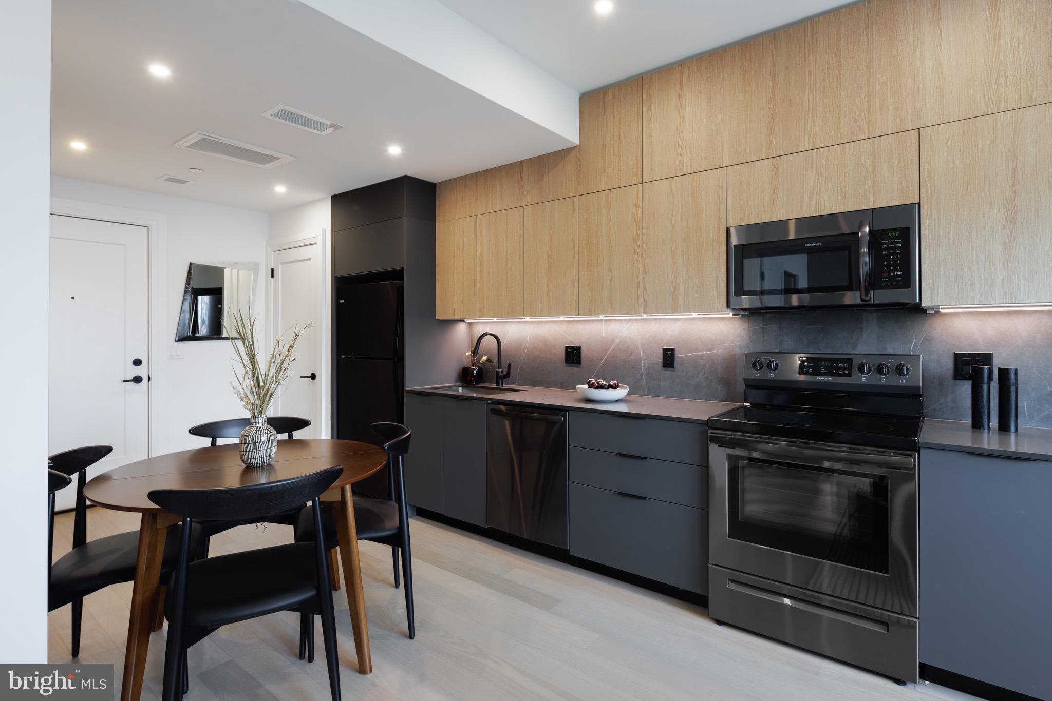 1099 GERMANTOWN AVE A