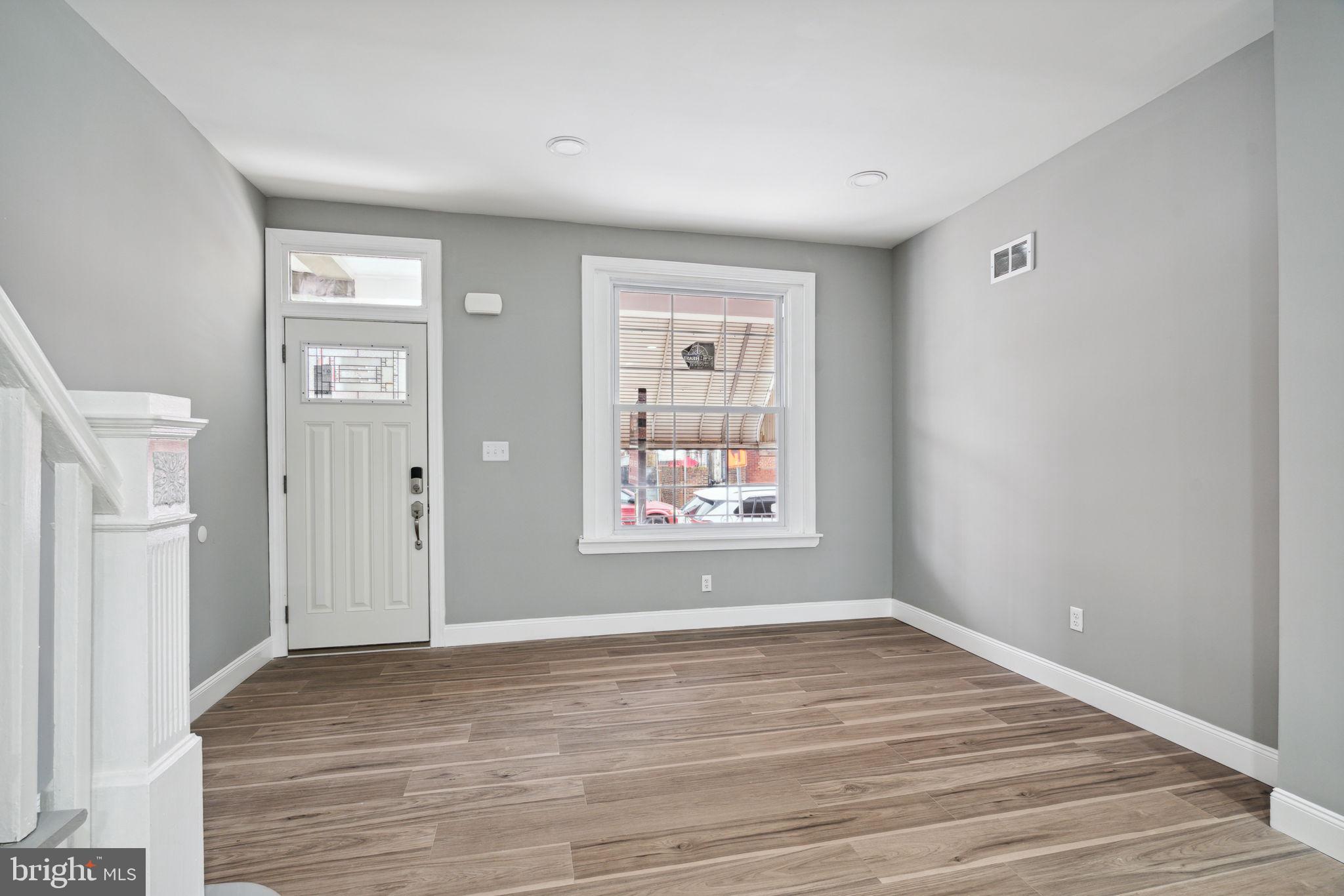 2819 W MONTGOMERY AVENUE