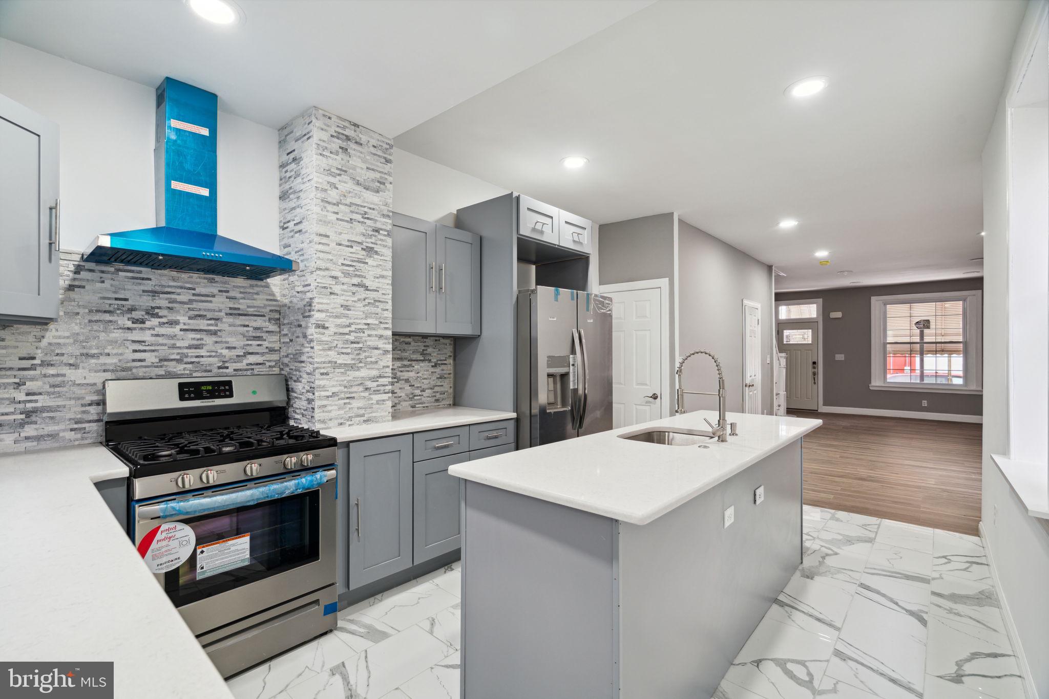 2819 W MONTGOMERY AVENUE