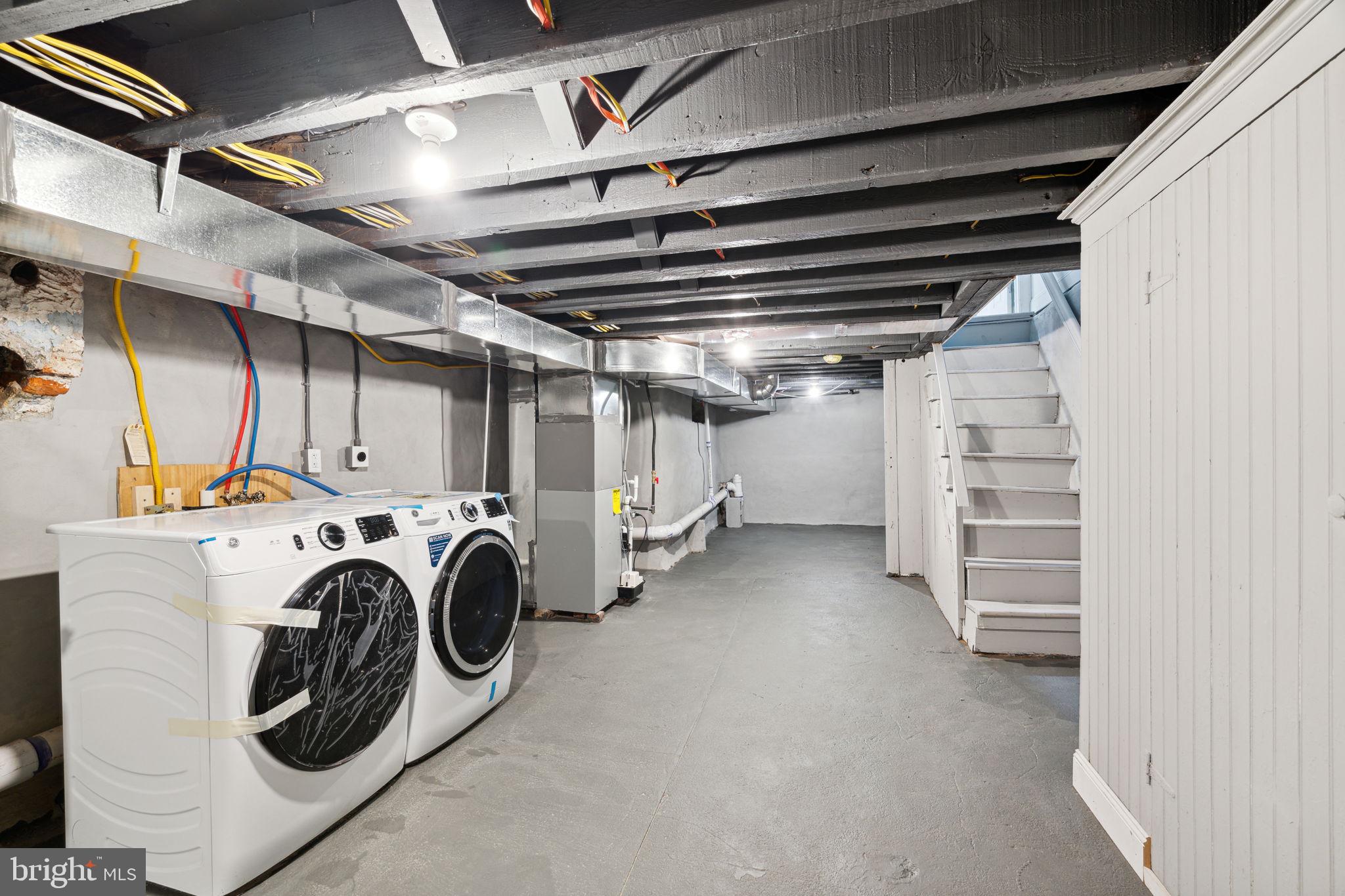 2819 W MONTGOMERY AVENUE