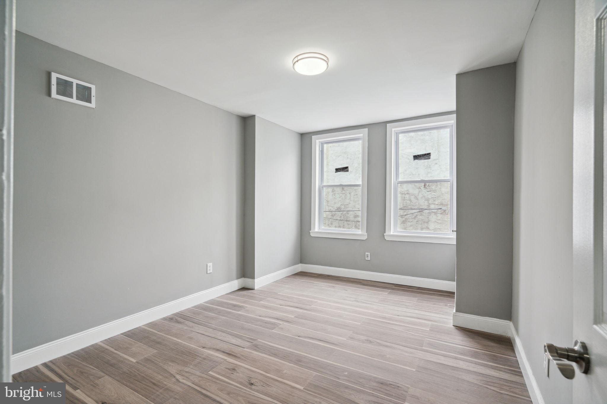 2819 W MONTGOMERY AVENUE