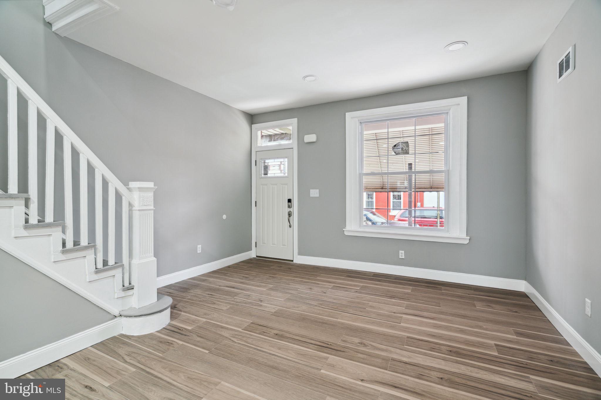 2819 W MONTGOMERY AVENUE