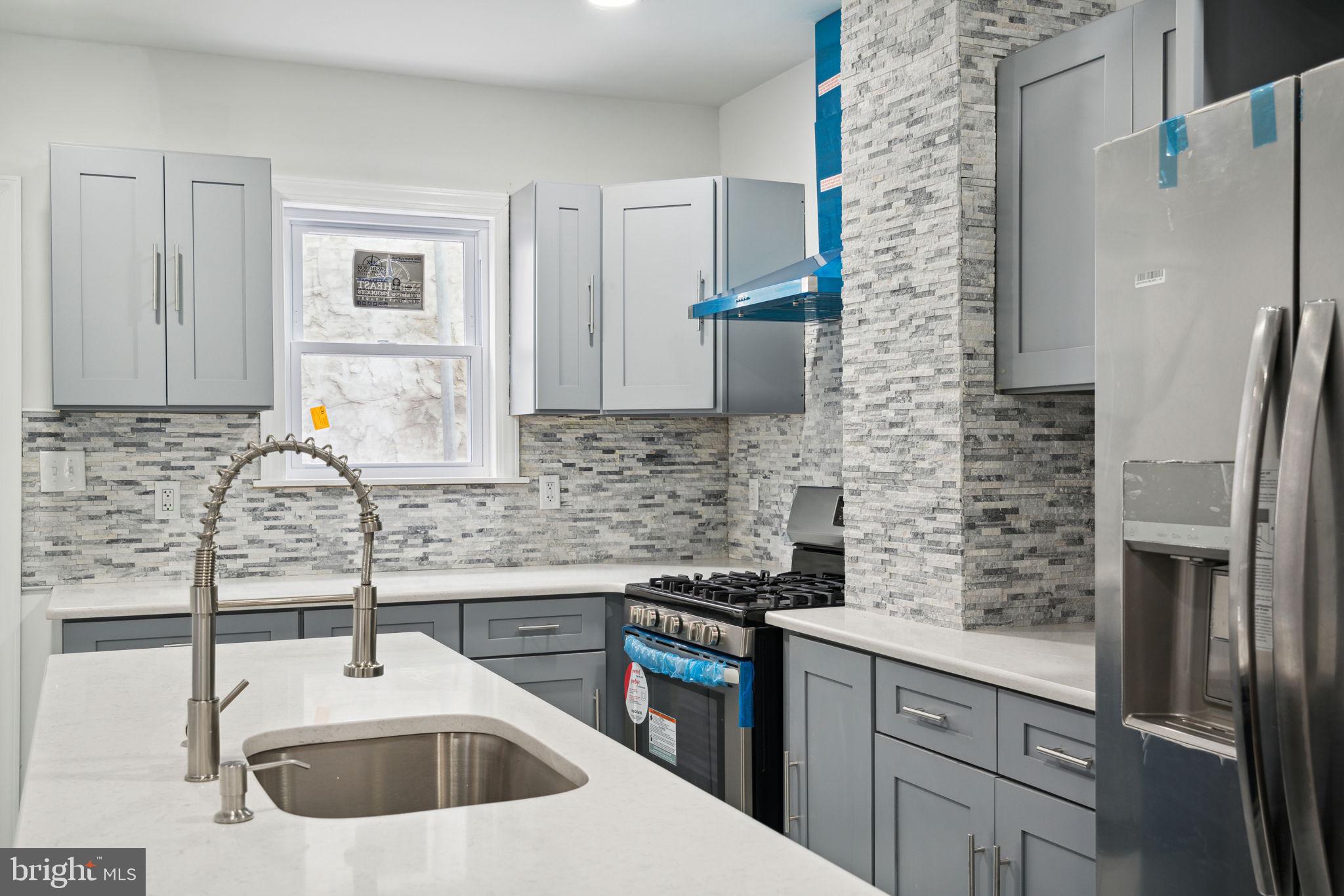 2819 W MONTGOMERY AVENUE